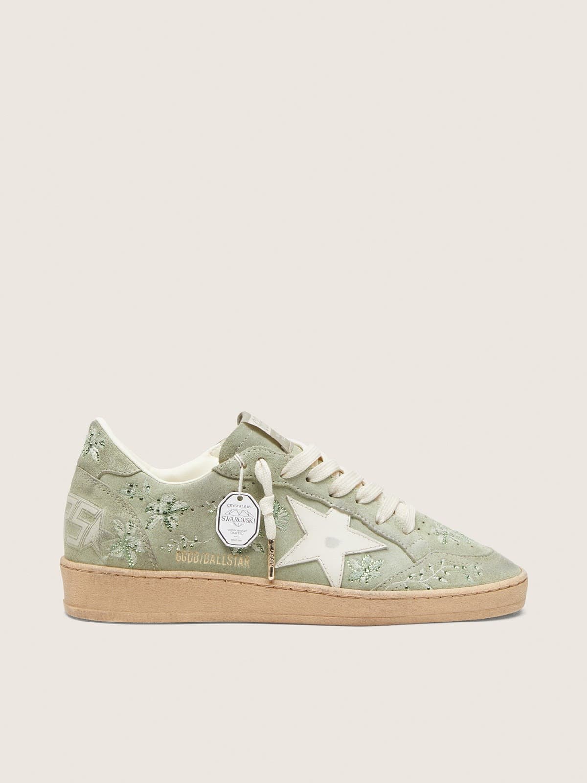 Golden Goose - Ball Star femme en cuir velours vert sauge avec &eacute;toile en cuir blanc, broderie florale et Swarovski ton sur ton in 