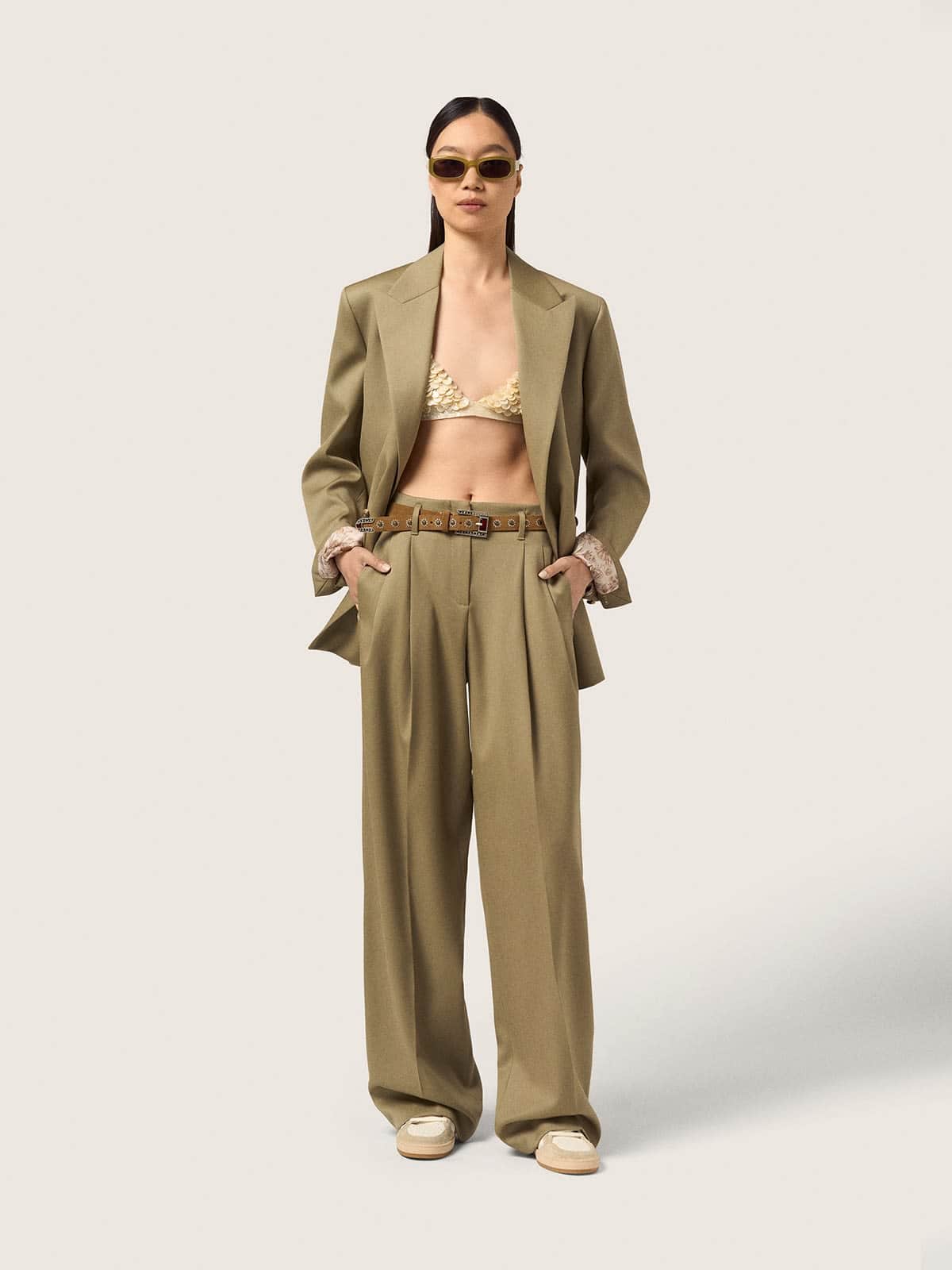 Golden Goose Ball Star Damen aus wei&szlig;em Leder und perlfarbenem Suede mit Stern in Altrosa Ball Star white woman