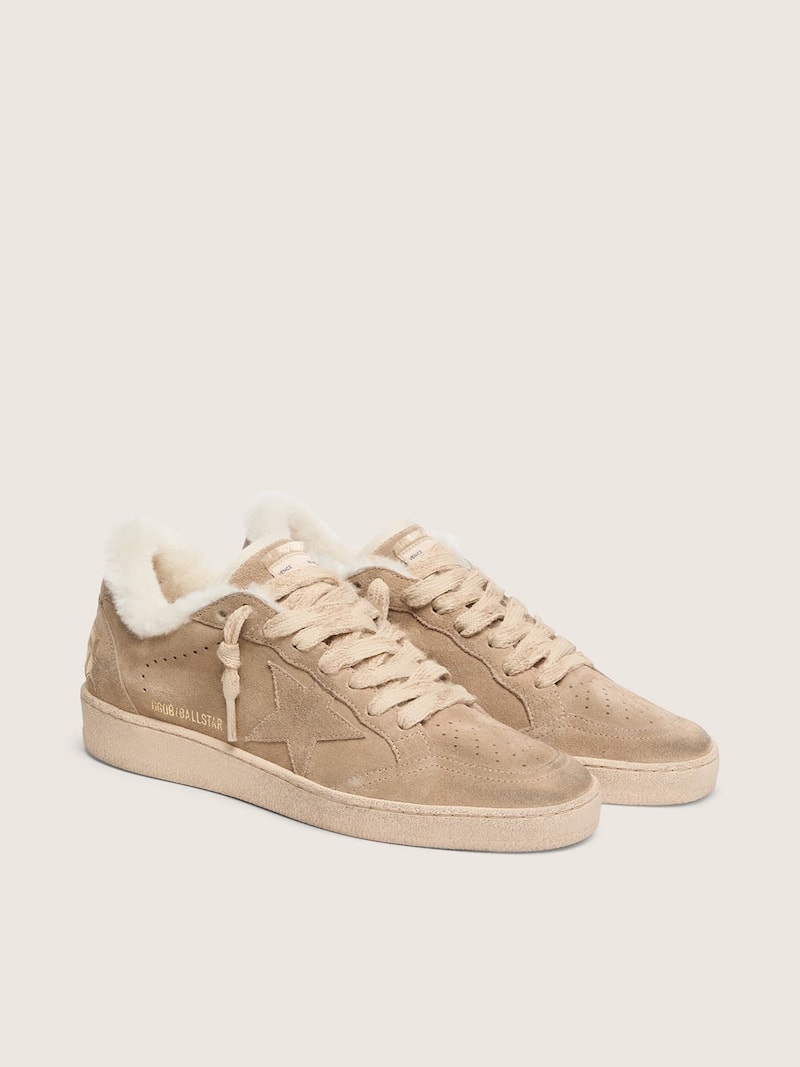 Golden Goose - Ball Star donna in suede beige con stella ton sur ton e fodera in shearling in 