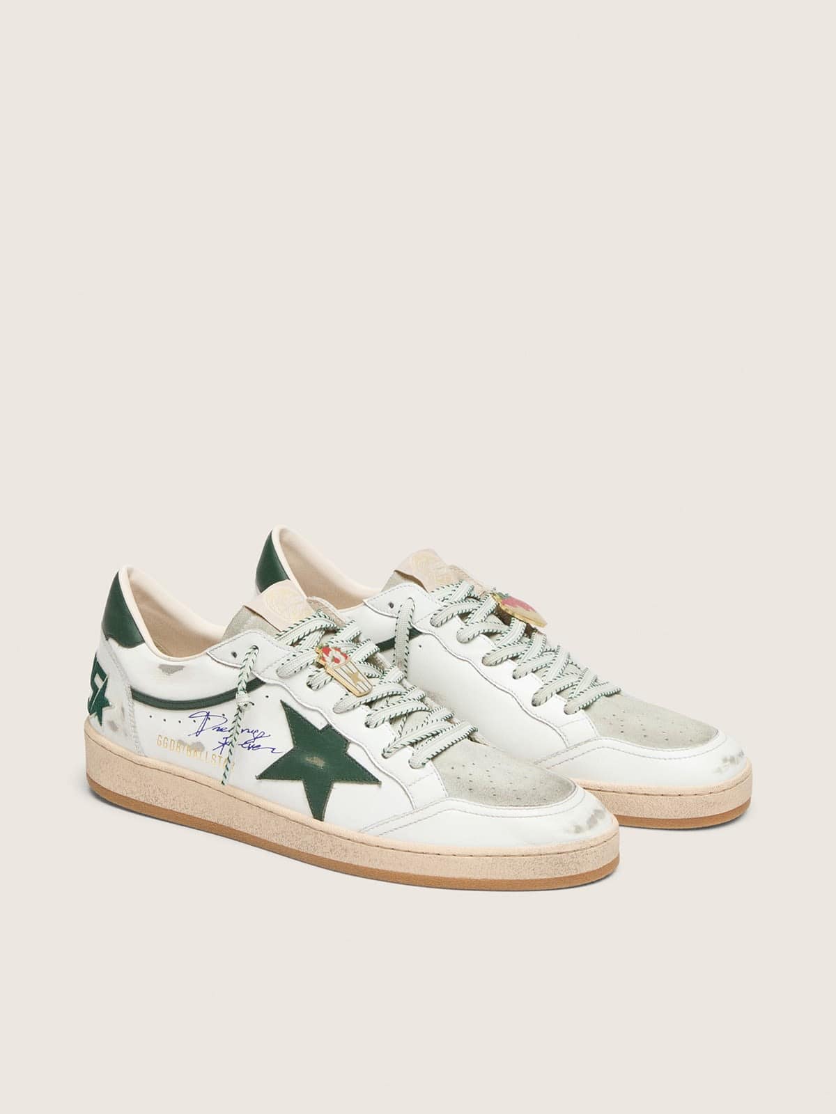 Golden Goose - Ball Star LTD feminino de couro branco com estrela verde e Skins aplicado in 