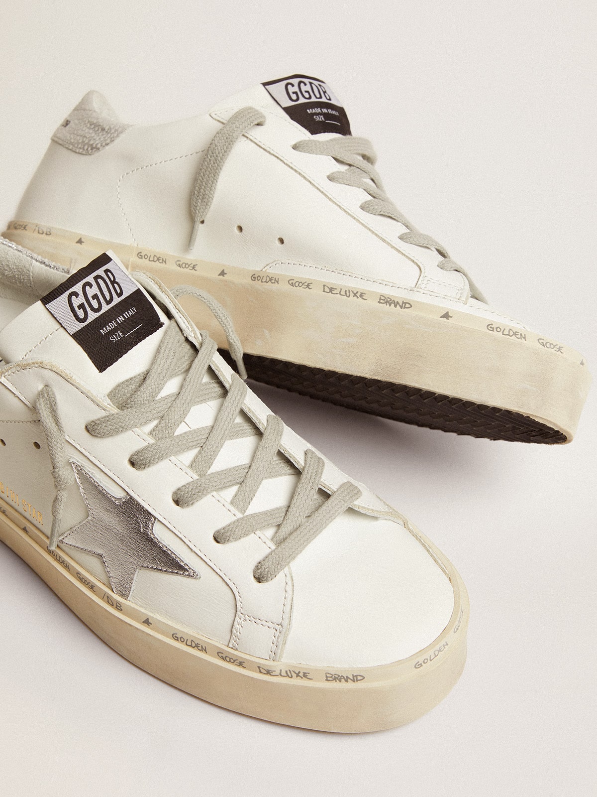 Golden Goose - Hi Star Donna con stella e talloncino in argento metallizzato in 