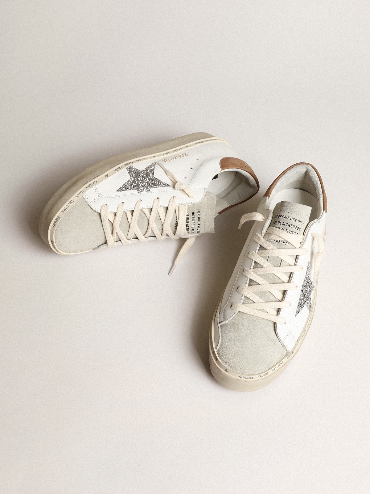 Golden Goose - Hi Star Donna con stella in glitter argento e talloncino in nabuk tortora in 