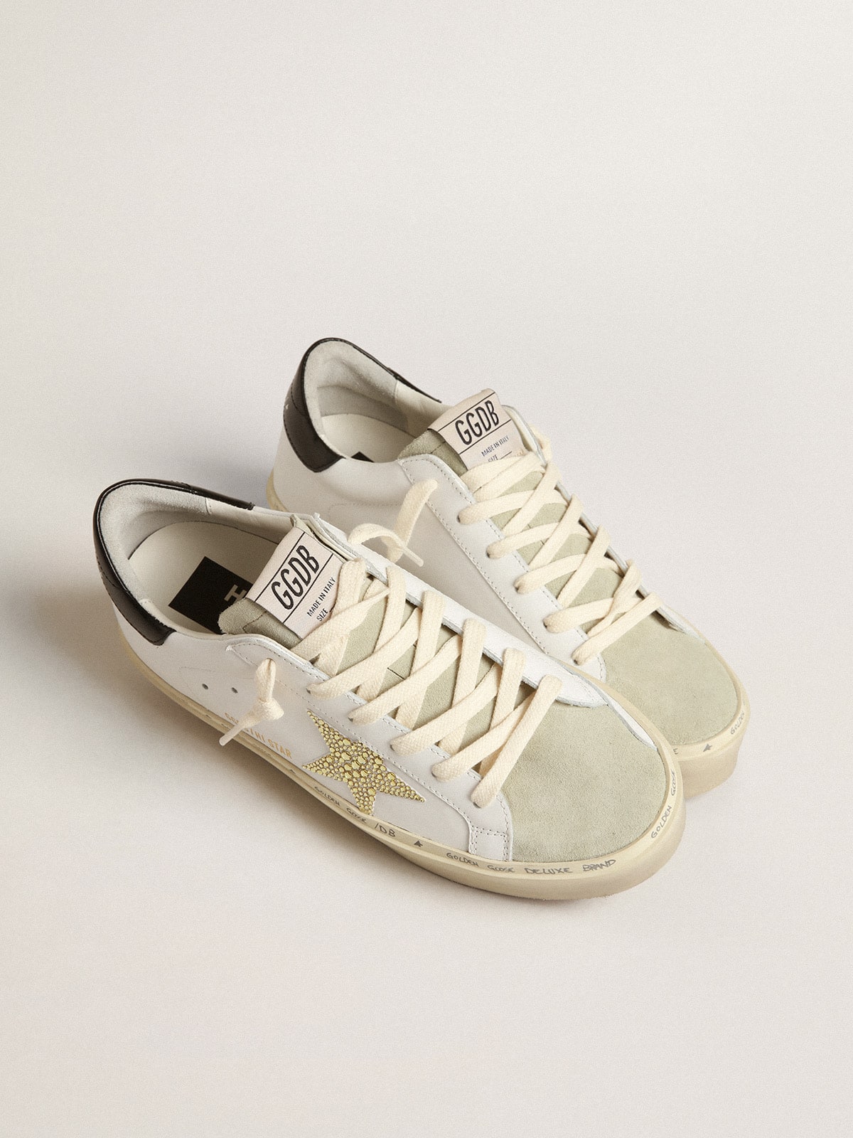 Golden Goose - Hi Star mit Stern aus Swarovski-Kristallen und schwarzer Fersenpartie in 