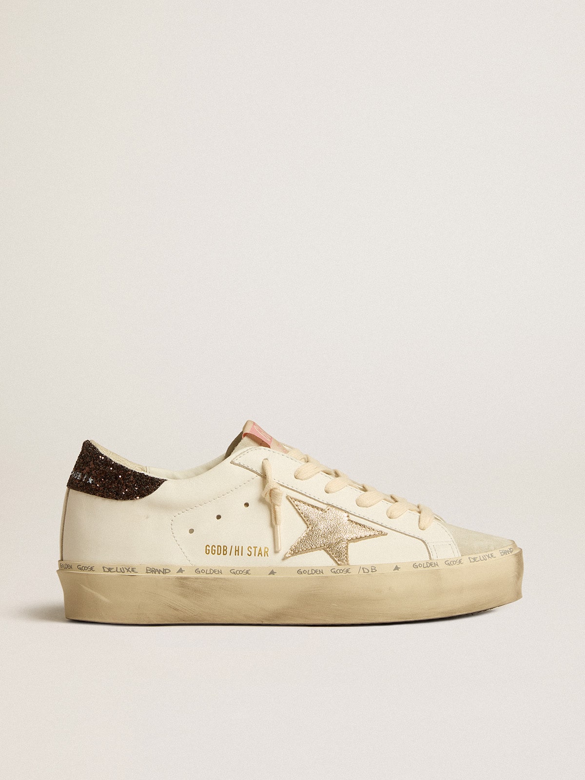 Golden Goose - Hi Star avec étoile en cuir lamé platine et contrefort à paillettes in 