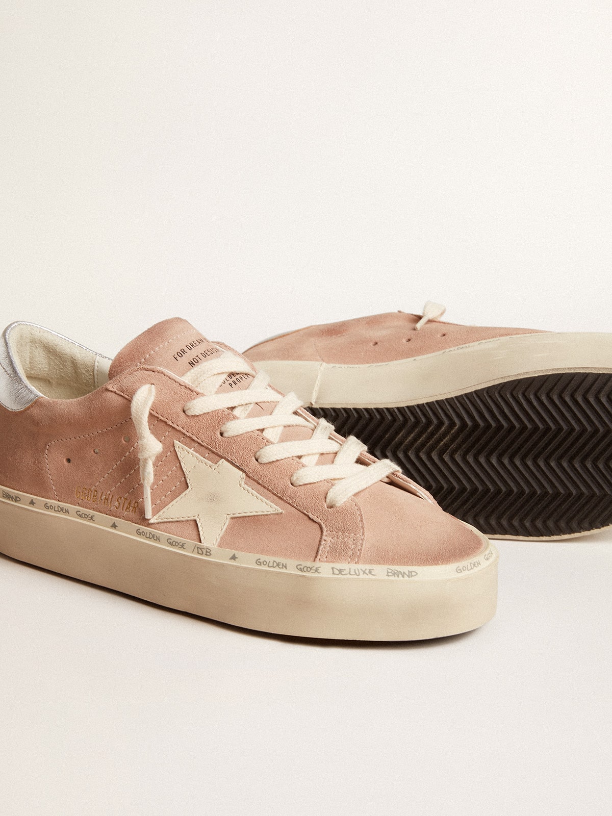 Golden Goose - Hi Star Donna in suede rosa con stella crema e talloncino in pelle argento in 