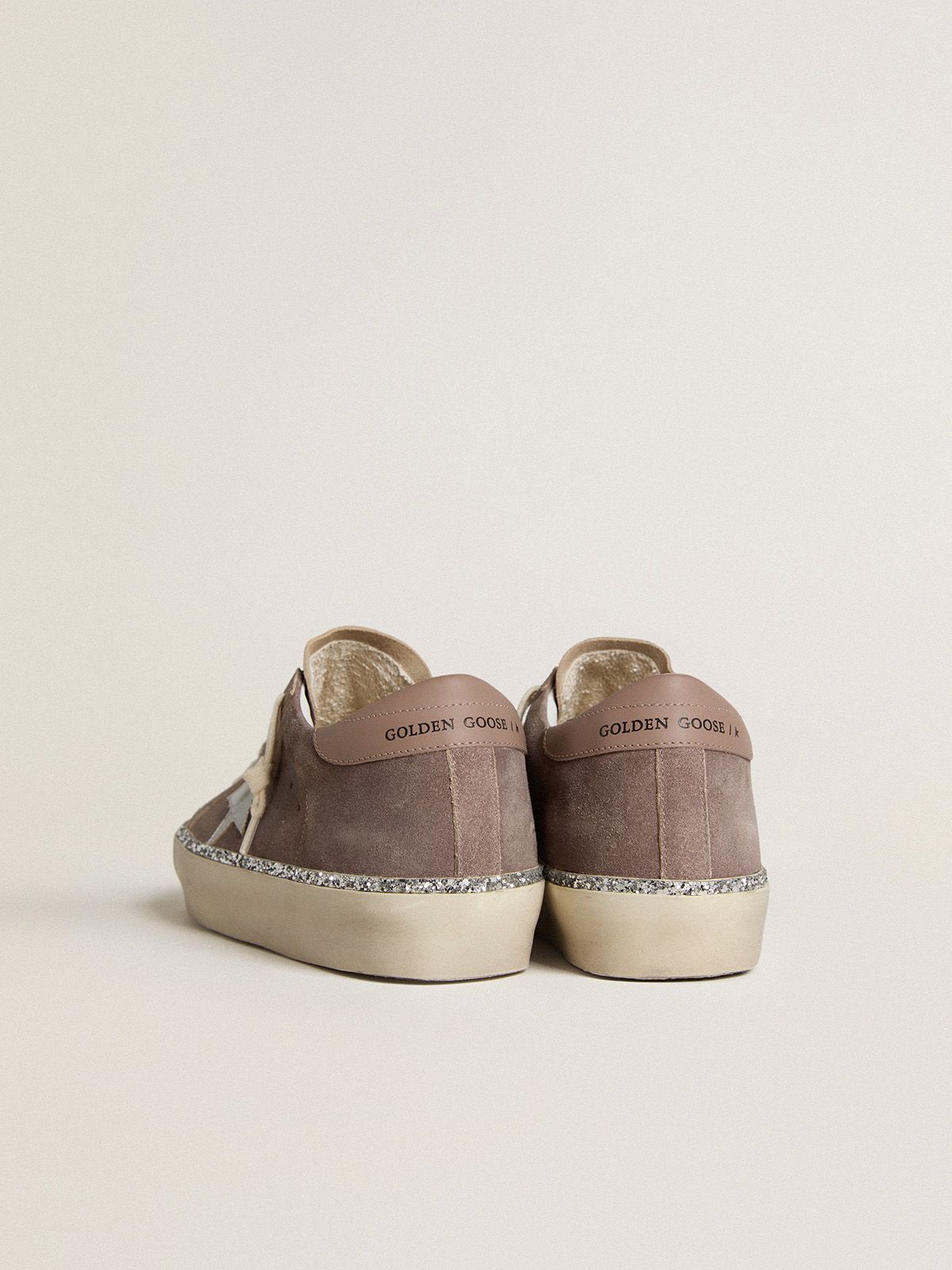 Golden Goose - Hi Star pour femme en daim avec étoile en cuir argenté et contrefort en cuir in