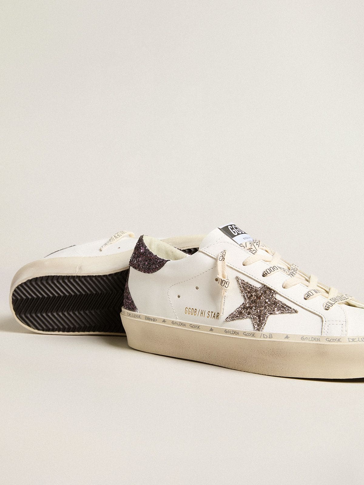 Golden Goose - Hi Star Damen mit silberfarbenem Glitzerstern und rubinroter Glitzerferse in 