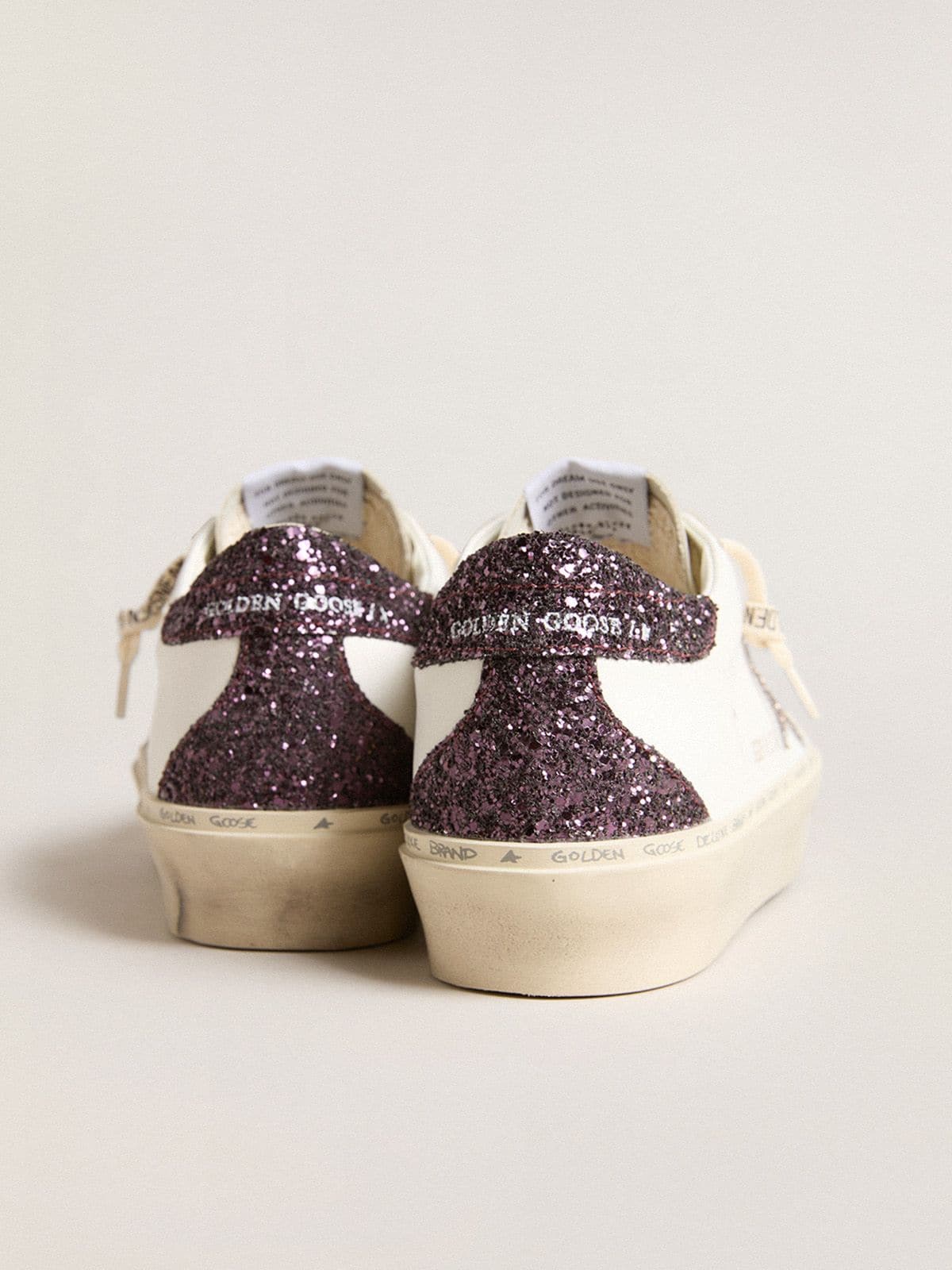 Golden Goose - Hi Star Damen mit silberfarbenem Glitzerstern und rubinroter Glitzerferse in 