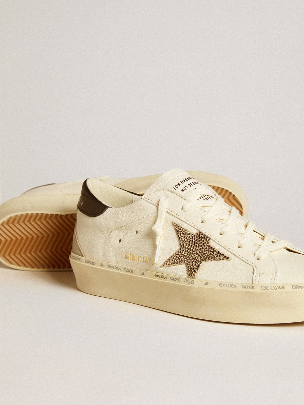 Golden Goose - Hi Star LTD avec étoile en cristaux Swarovski et contrefort en cuir noir in 