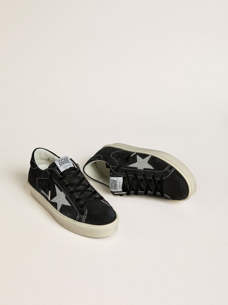 Golden Goose - Hi Star Damen aus schwarzem Suede mit silbernem Swarovski-Kristallstern in 