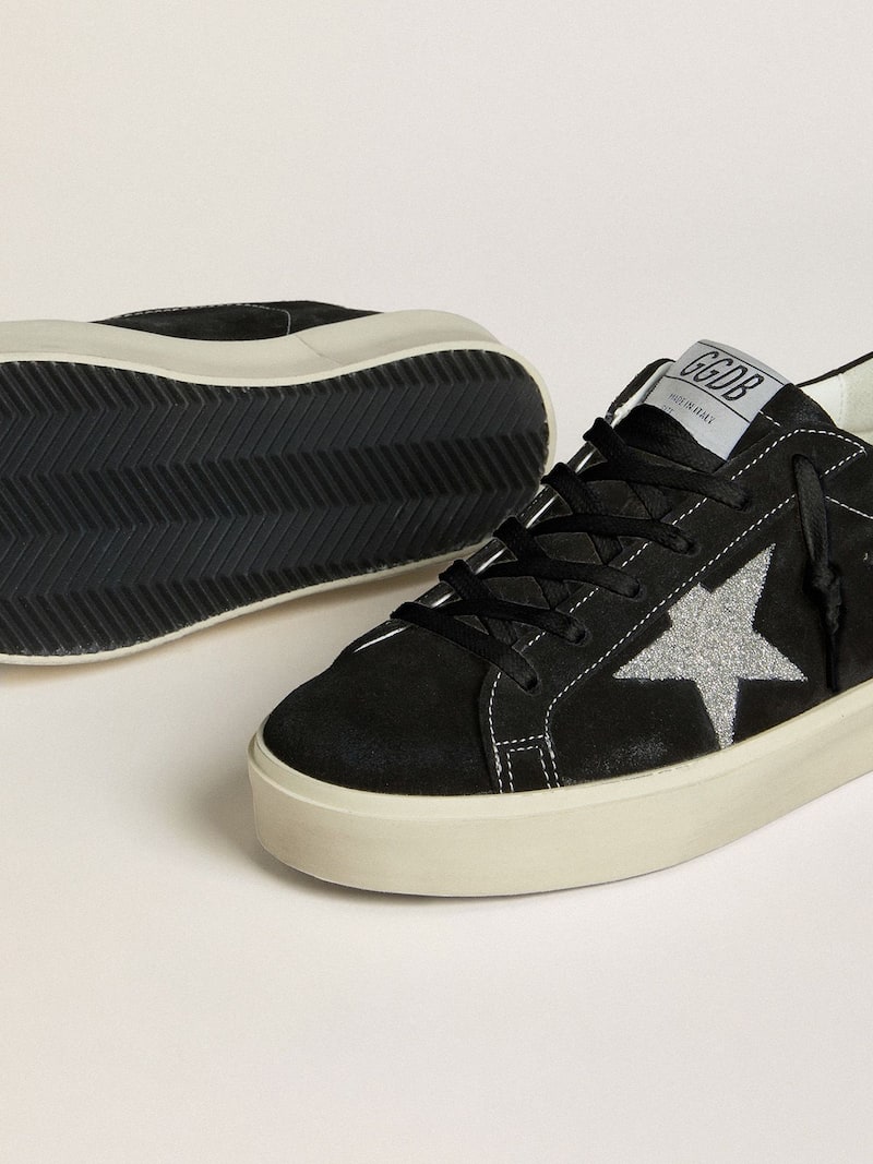 Golden Goose - Hi Star Damen aus schwarzem Suede mit silbernem Swarovski-Kristallstern in 