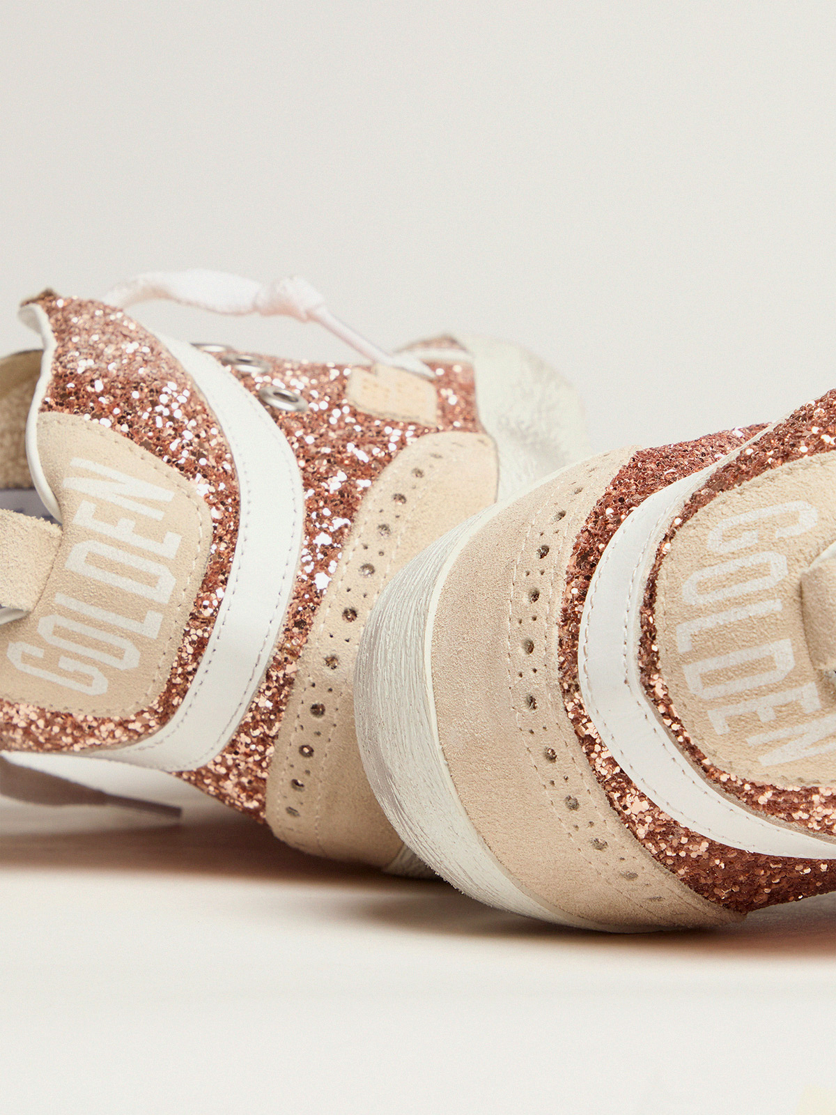 Golden Goose - Mid-Star para mujer con purpurina rosa in