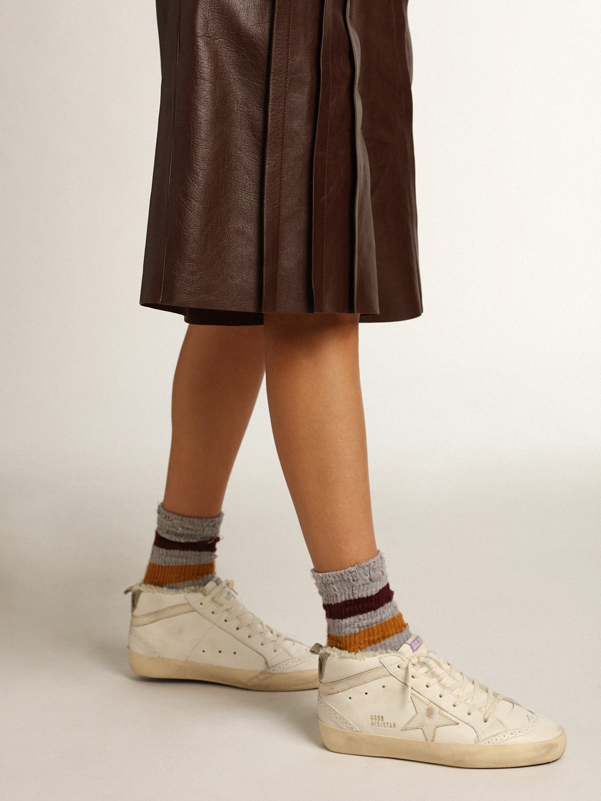 Golden Goose - Mid Star en cuir nappa avec &eacute;toile & virgule en cuir blanc brillant in 
