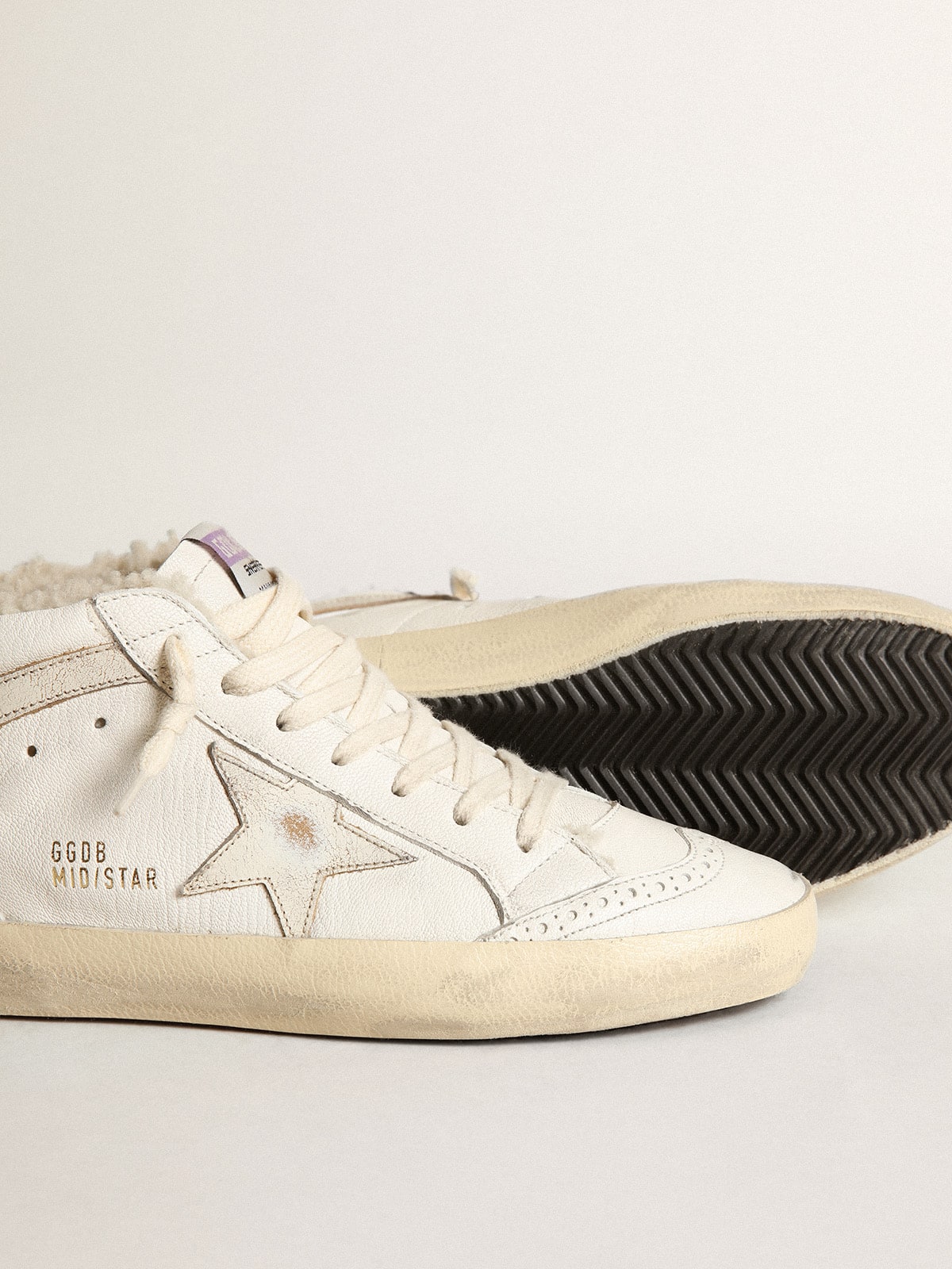 Golden Goose - Mid Star en cuir nappa avec &eacute;toile & virgule en cuir blanc brillant in 