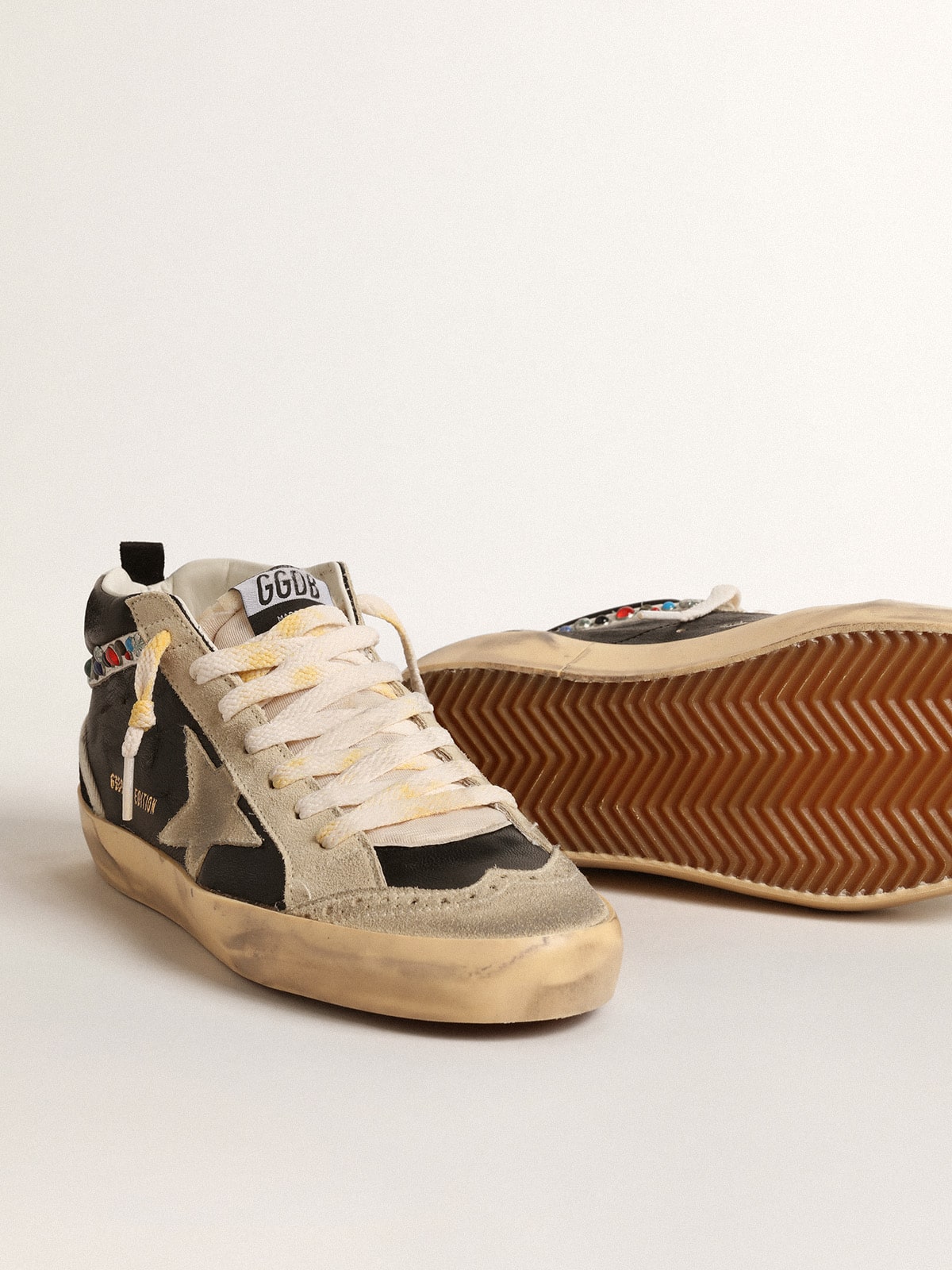 Golden Goose - Mid Star LTD de napa com estrela de suede e lista com tachas in 