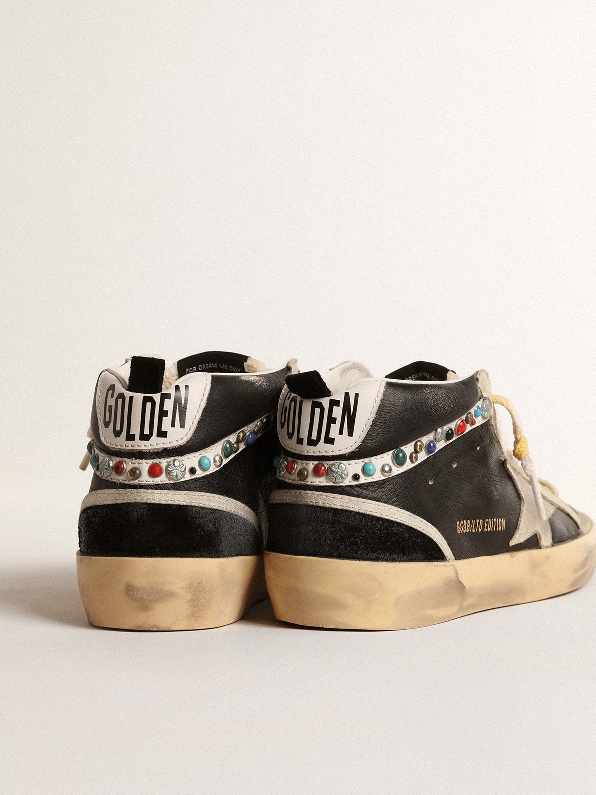 Golden Goose - Mid Star LTD de napa com estrela de suede e lista com tachas in 