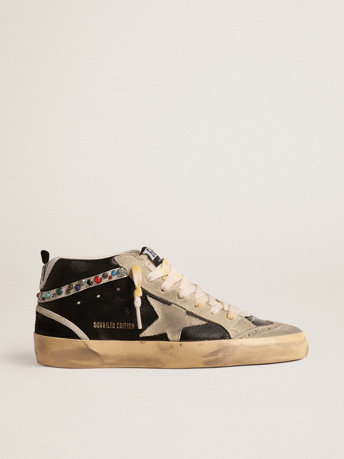 Golden Goose - Mid Star LTD de napa com estrela de suede e lista com tachas in 