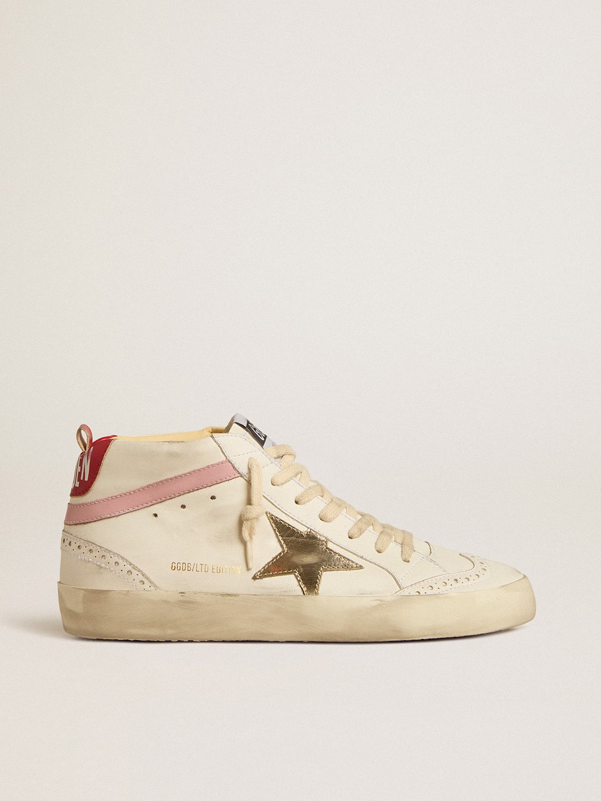 Golden Goose - Bio-based Mid Star LTD with gold leather star and pink flash in 