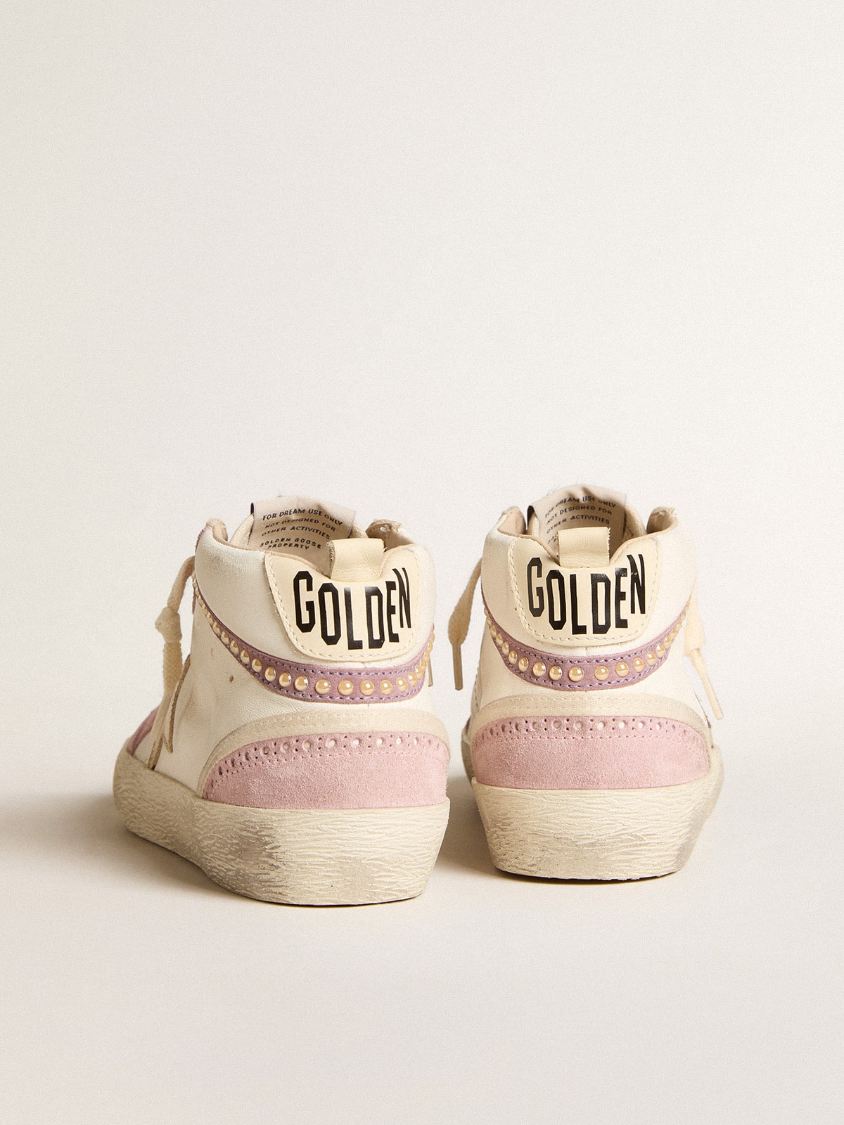 Golden Goose - Mid Star avec étoile en cuir doré et virgule en daim rose avec perles in 