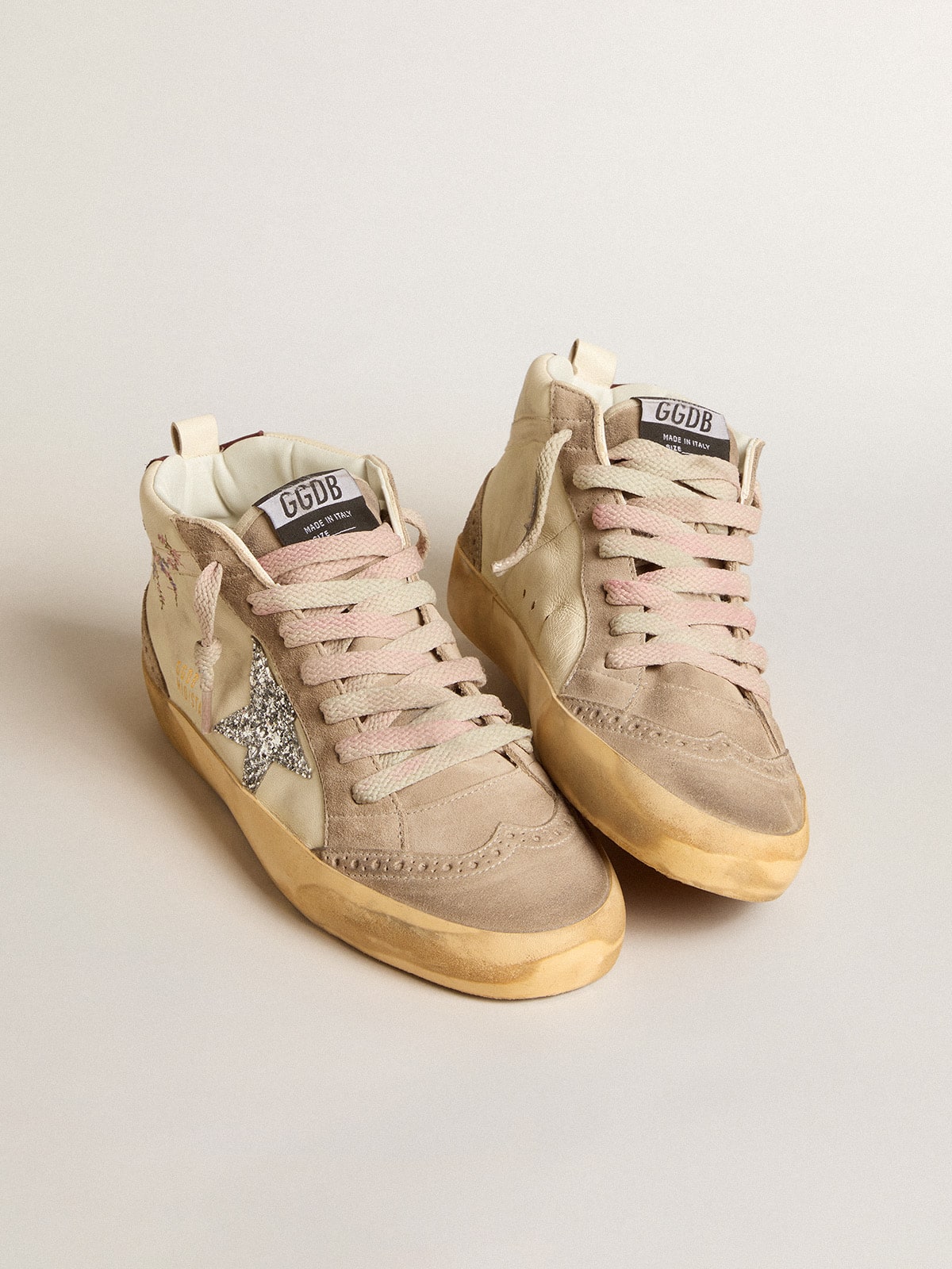 Golden Goose - Mid Star de napa con bordado floral y estrella con purpurina plateada in 