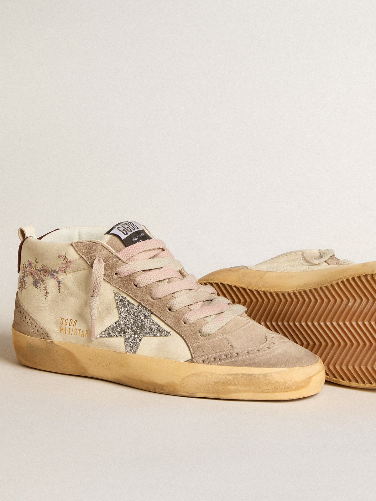 Golden Goose - Mid Star de napa con bordado floral y estrella con purpurina plateada in 