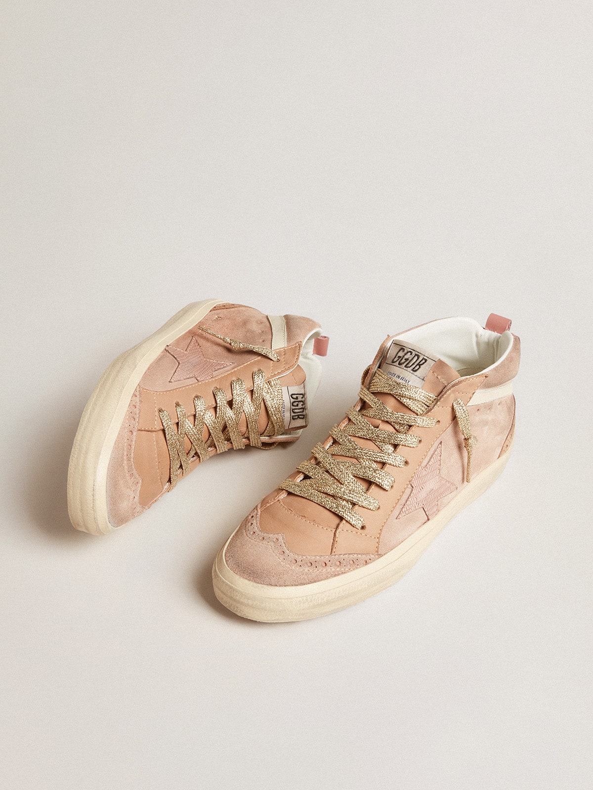 Golden Goose - Mid Star LTD en daim rose avec étoile en cuir à imprimé lézard rose in 