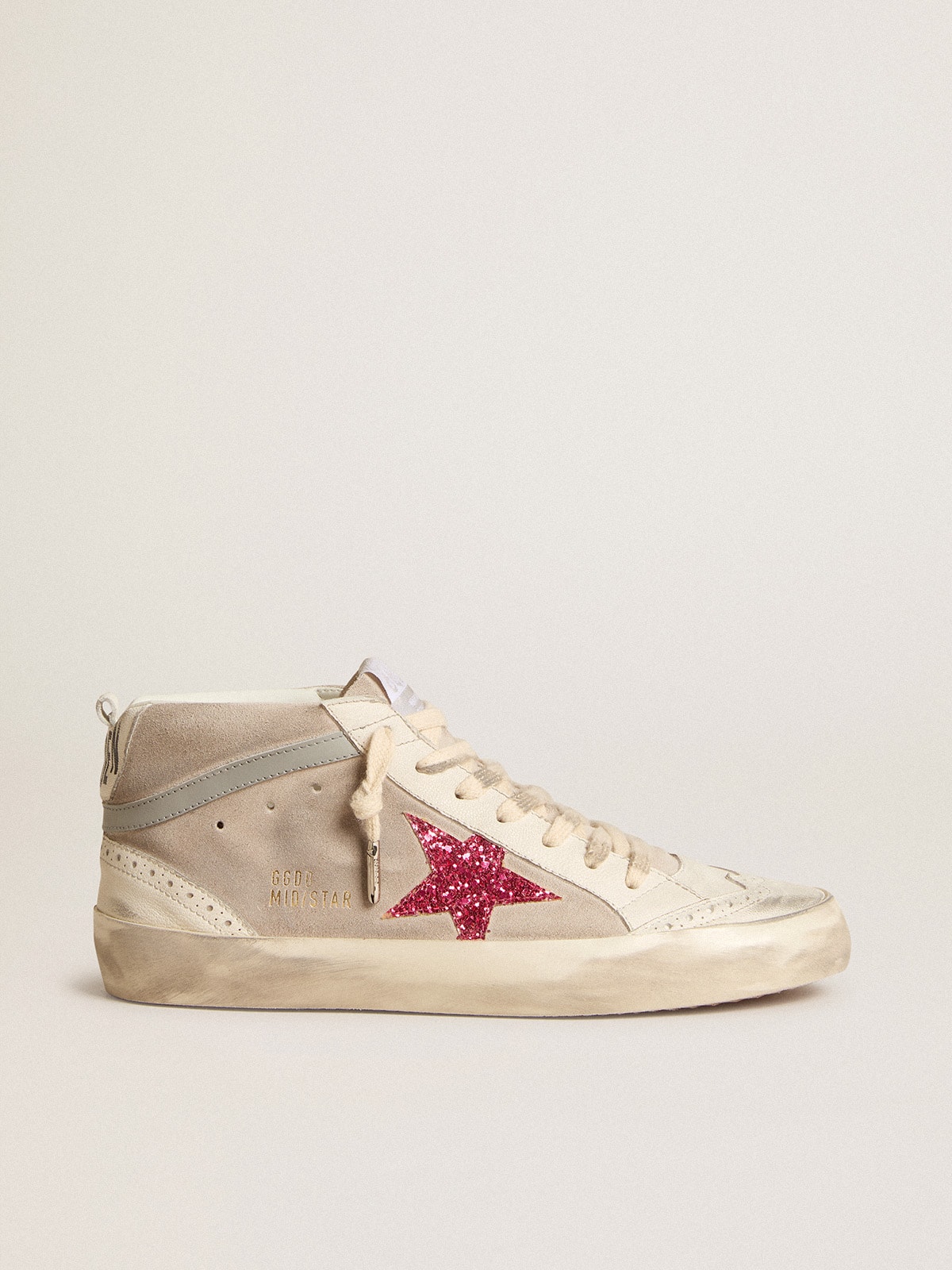 Golden Goose - Mid Star en daim avec étoile à paillettes fuchsia et virgule en cuir gris in 