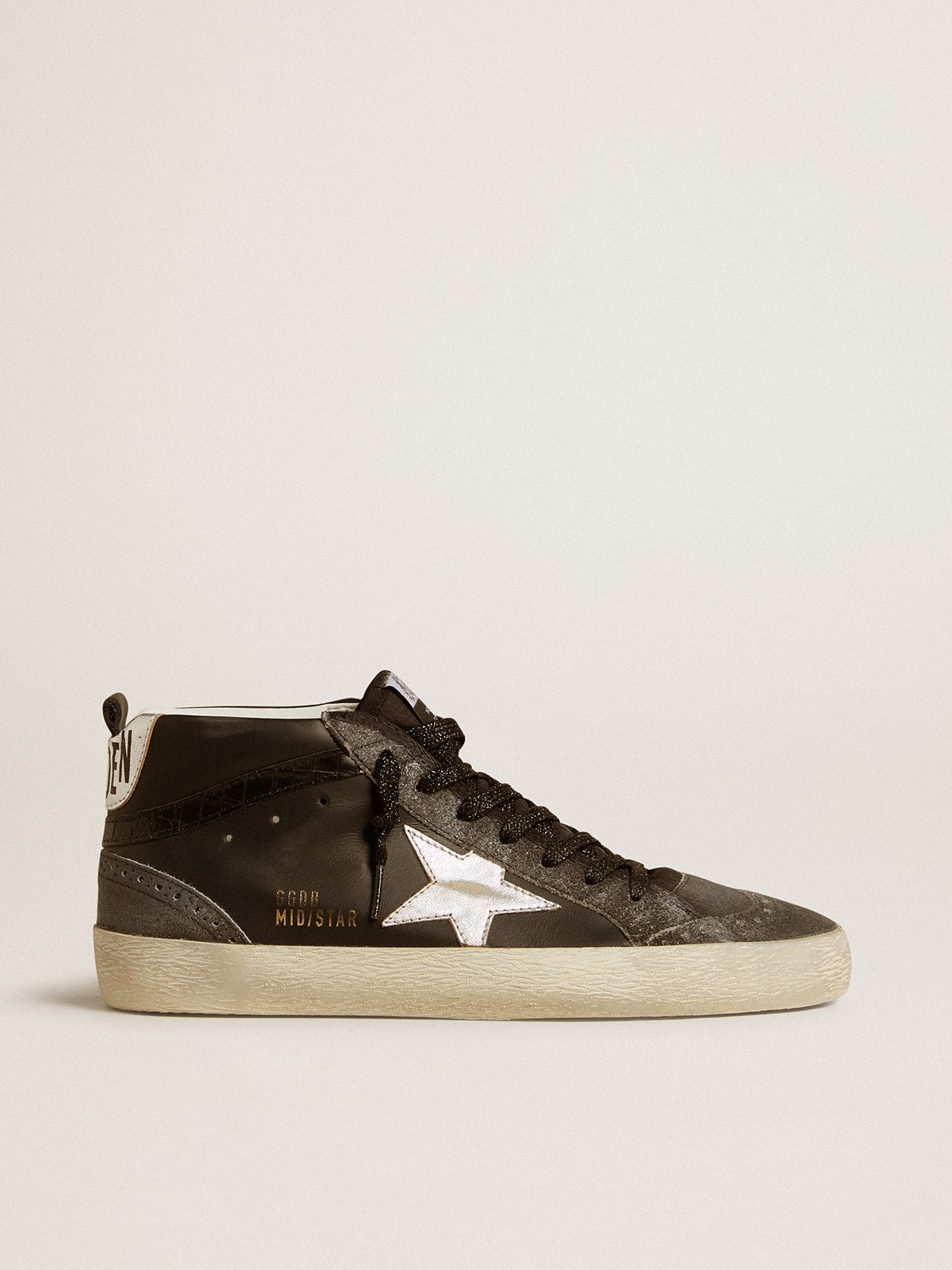 Golden Goose - Mid Star pour femme en cuir noir avec étoile en cuir lamé argenté in 