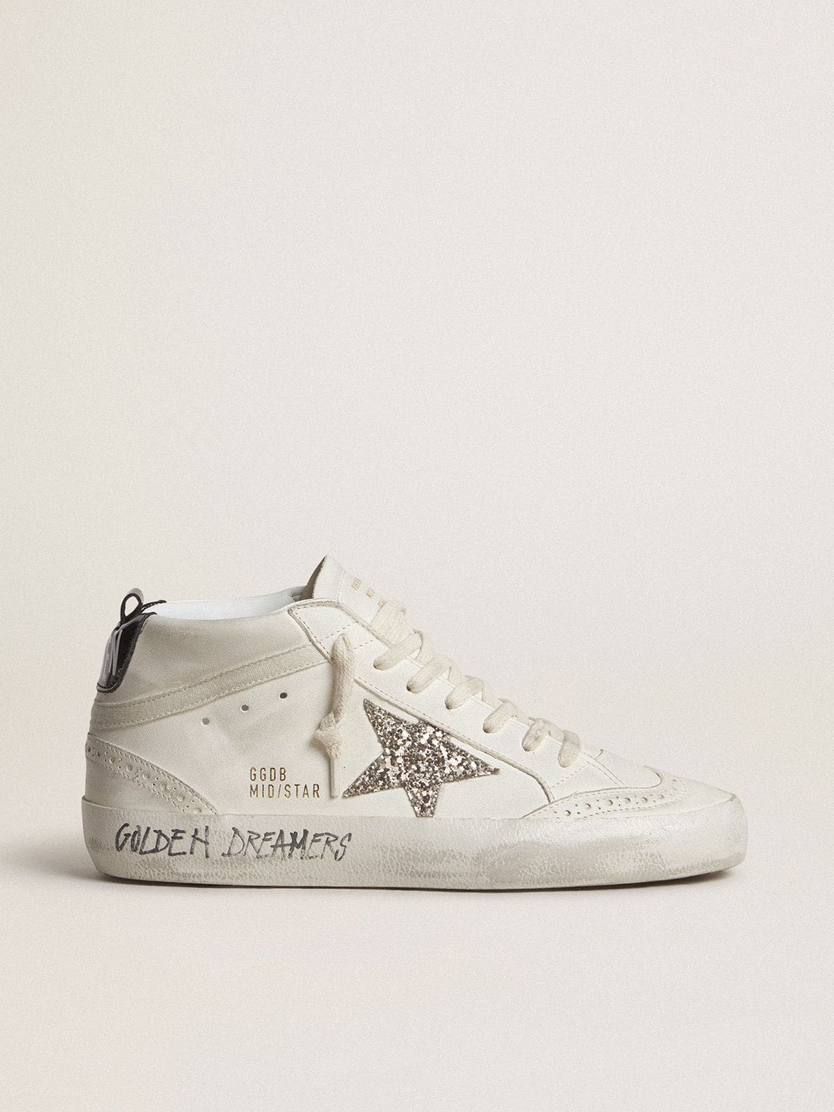 Golden Goose - Mid Star mit silbernem Glitzerstern und Ferse mit schwarzer Beschichtung in 