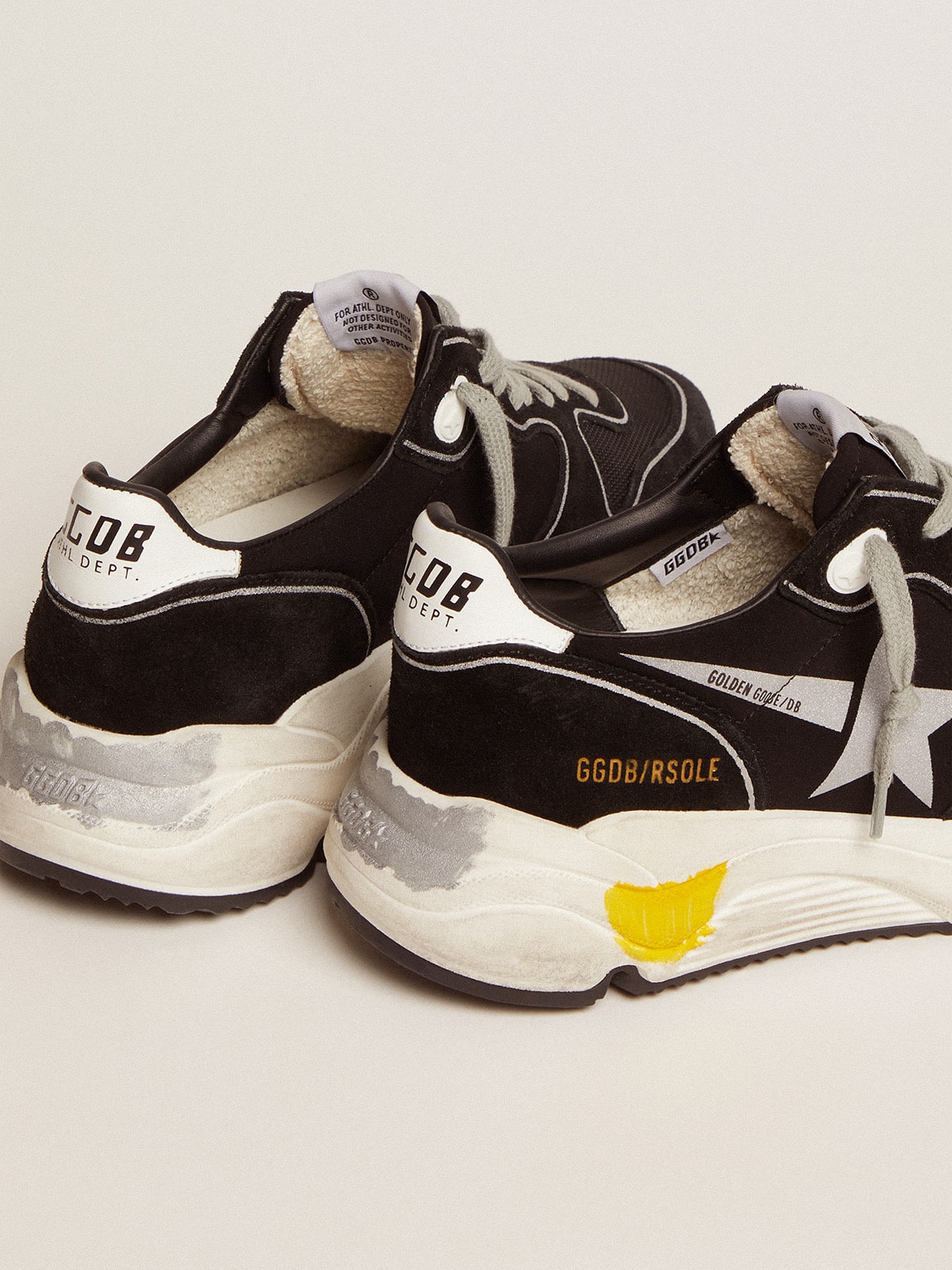 Golden Goose - Running Sole feminino preto com estrela prateada in 