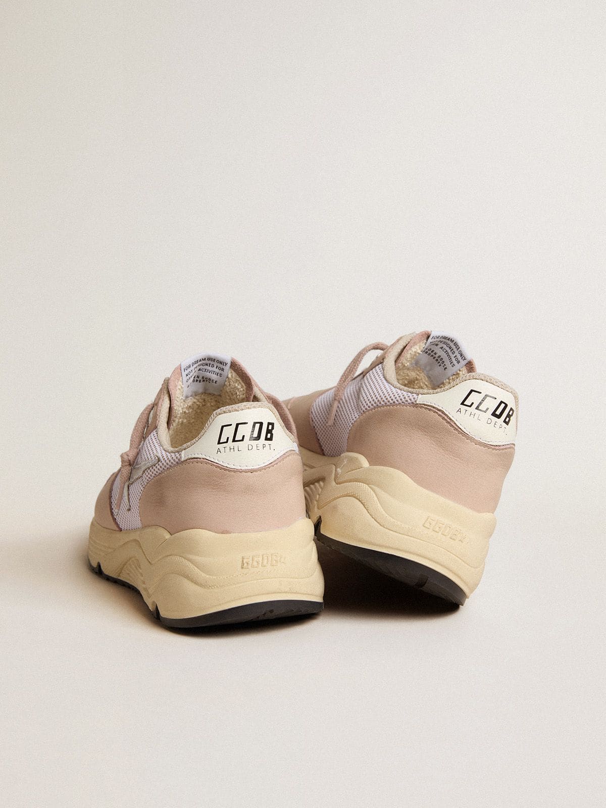 Golden Goose - Running Sole Feminino de tela e nabuk com estrela de couro metálico prateado in 