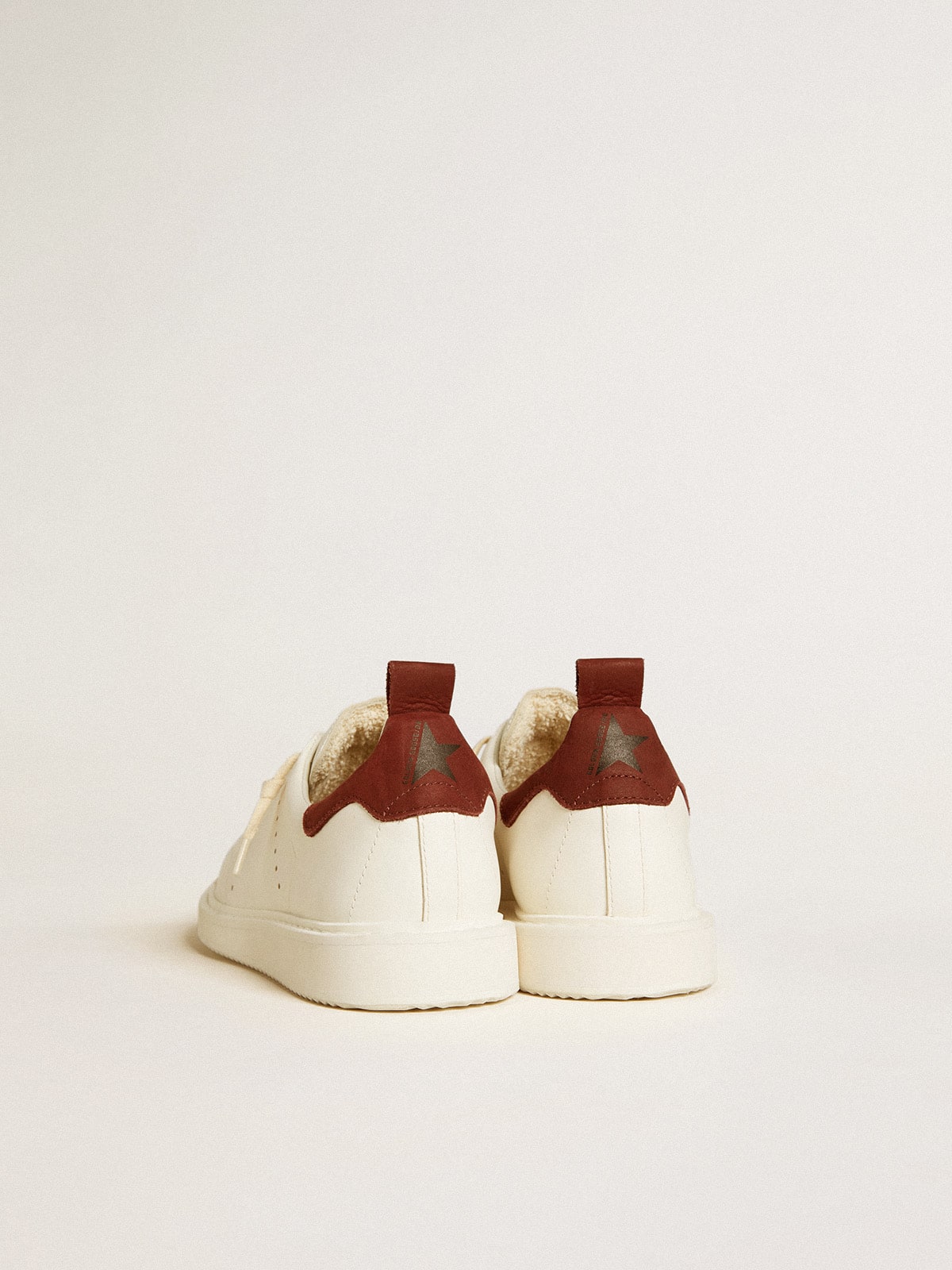 Starter Donna in pelle bianca con talloncino in nabuk bordeaux Golden Goose