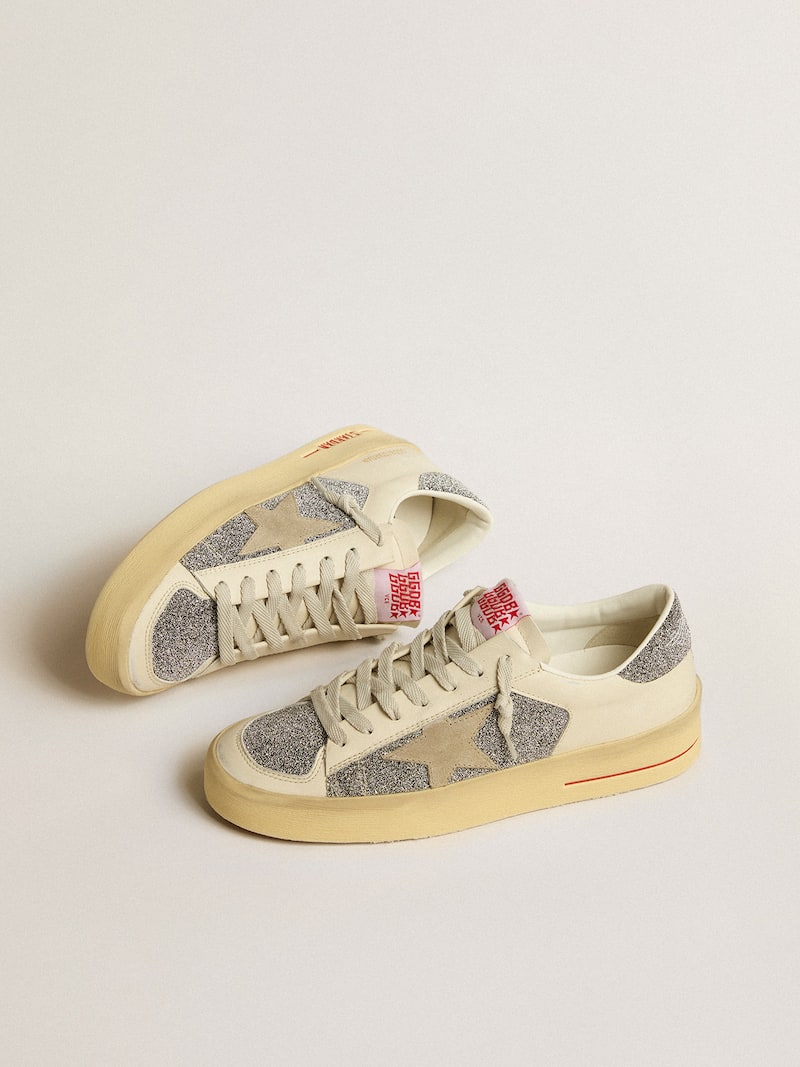 Golden Goose - Stardan Donna in suede con stella sabbia e inserti in cristalli Swarovski argento in 