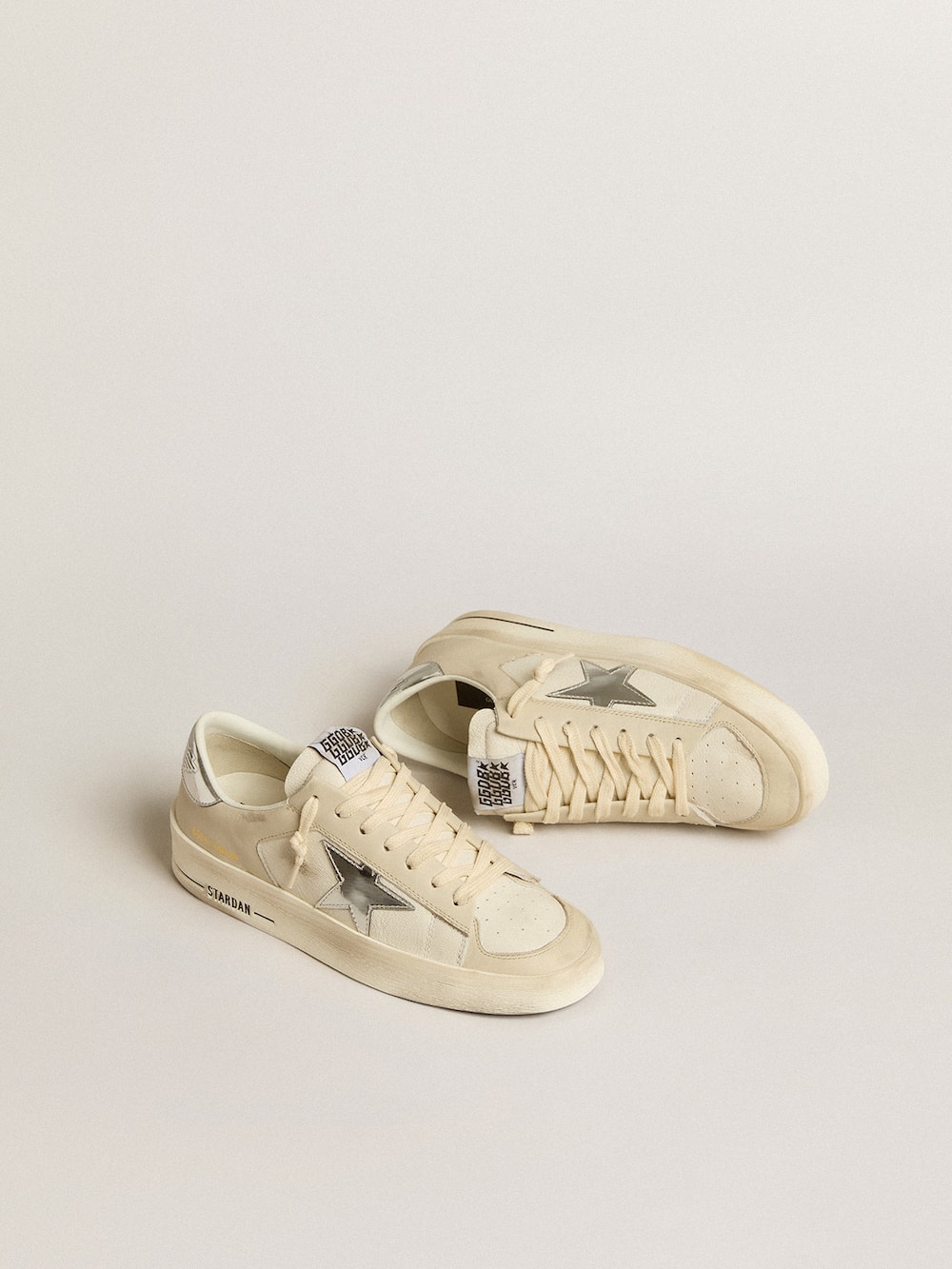 Golden Goose - Stardan in nappa with silver mirror-effect star and heel tab in 