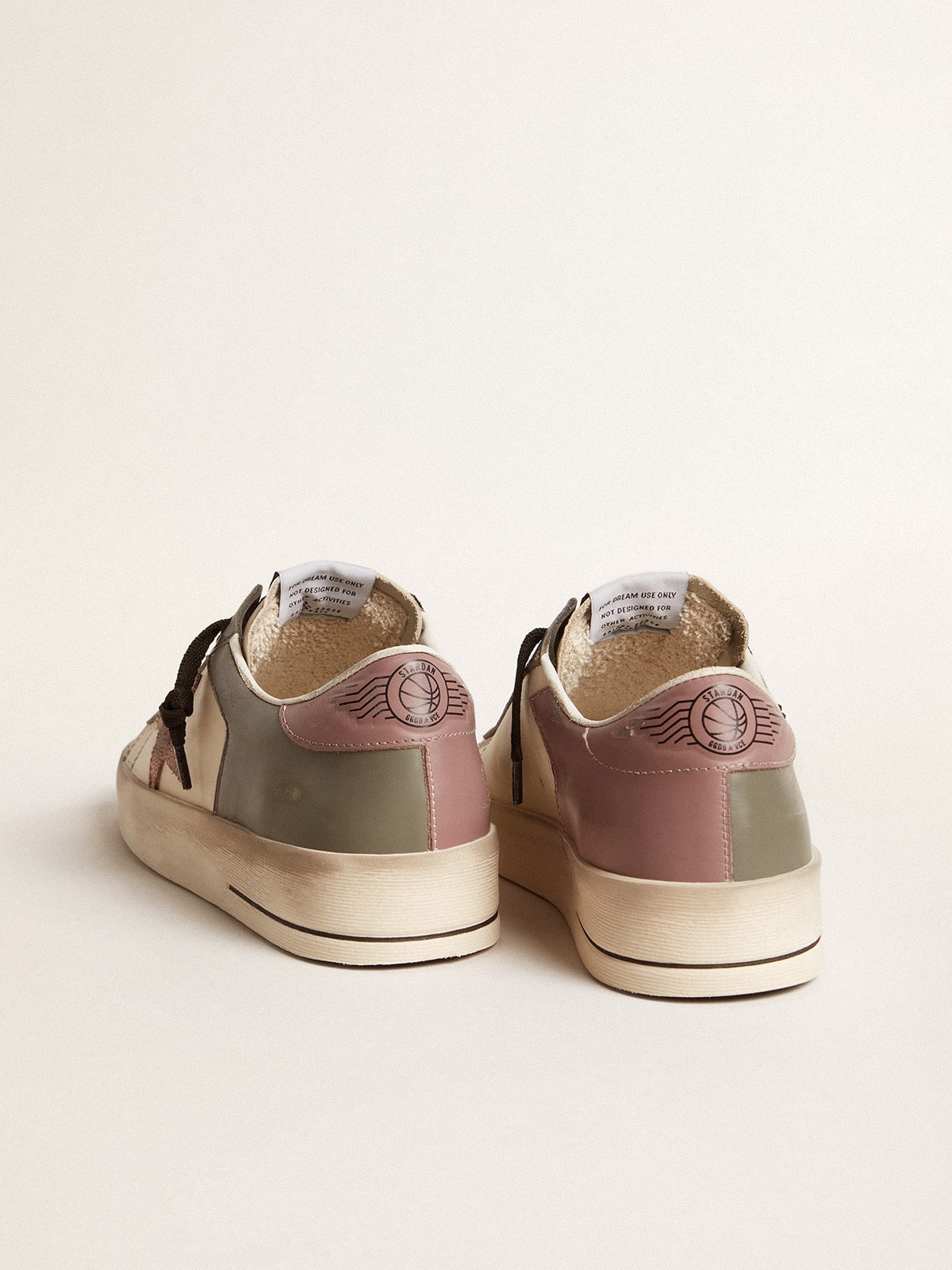 Golden Goose - Stardan Donna LTD in pelle grigia con stella e talloncino in pelle rosa in 