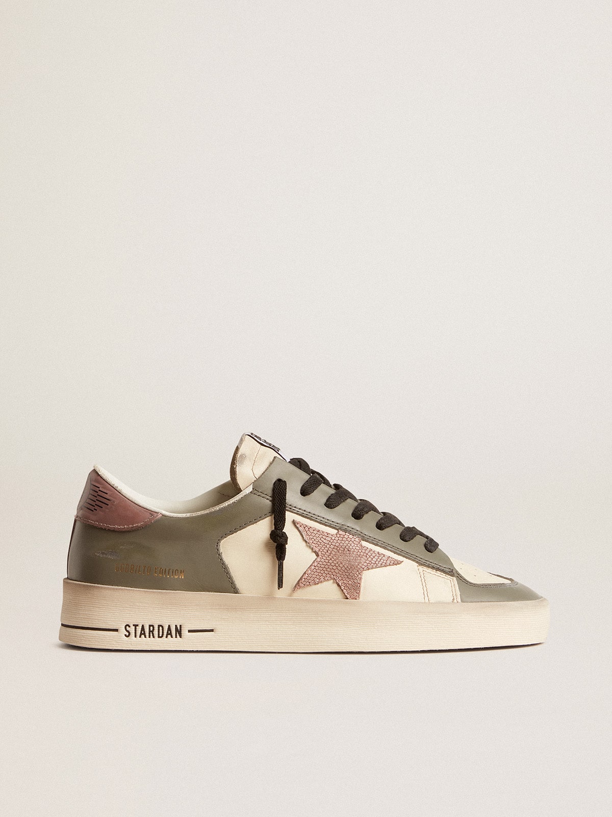 Golden Goose - Stardan Feminino LTD de couro cinza com estrela e talão de couro rosa in 