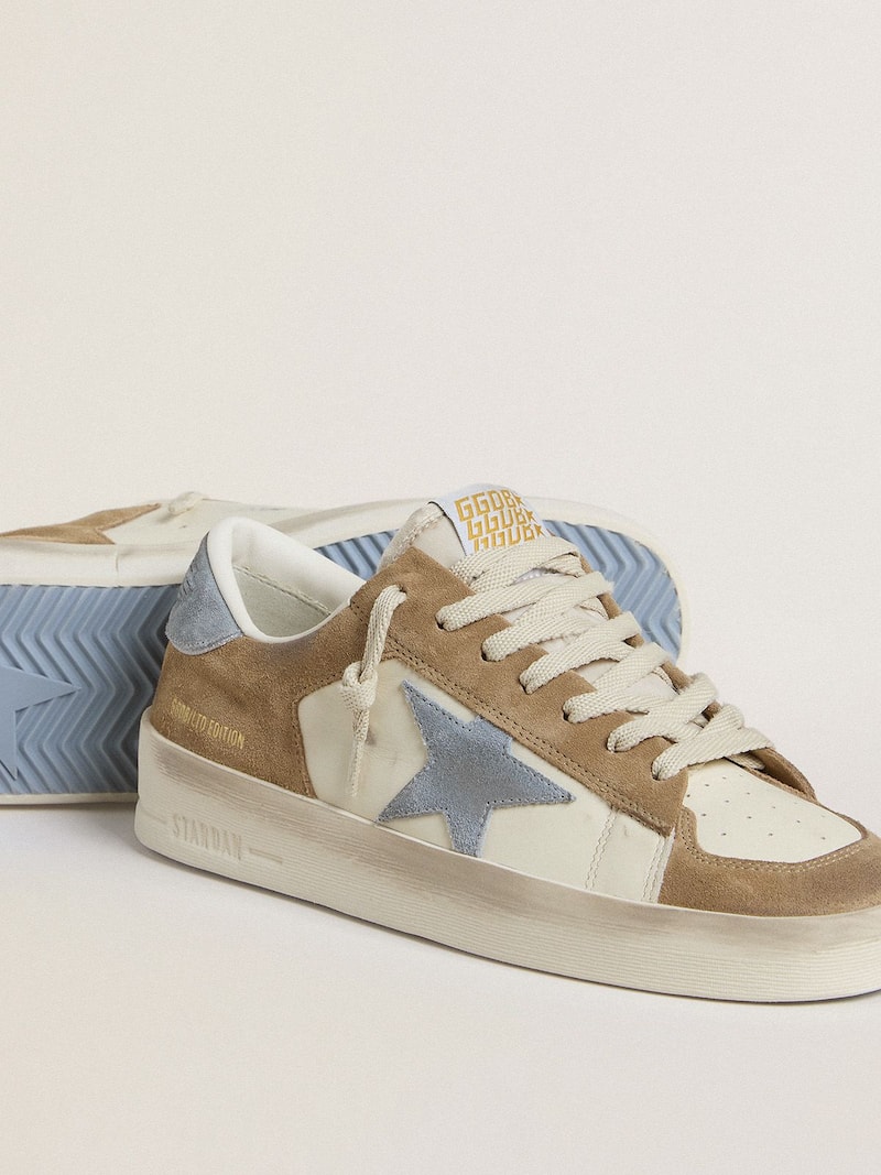 Golden Goose - Stardan LTD in pelle bianca e suede color tabacco con stella e talloncino in suede azzurro in 