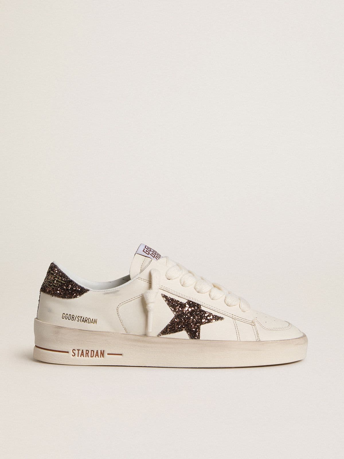 Golden Goose - Stardan de Mujer de piel blanca con estrella y refuerzo del talón con purpurina marrón in 