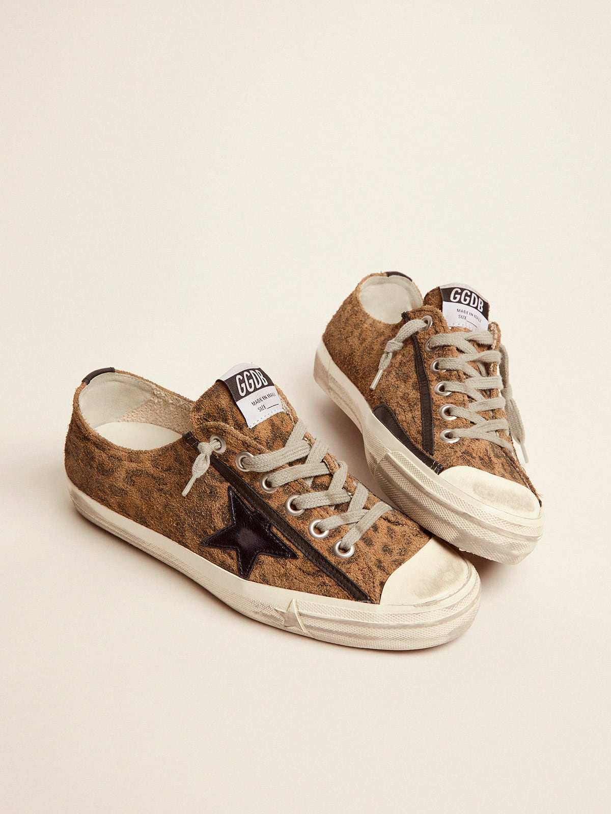 Golden Goose - Sneaker V-Star LTD in suede leopardato e stella nera in pelle laminata in 