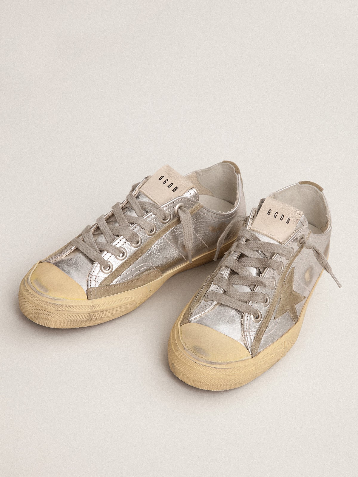 Women's V-Star LTD in silver laminated leather | Golden Goose