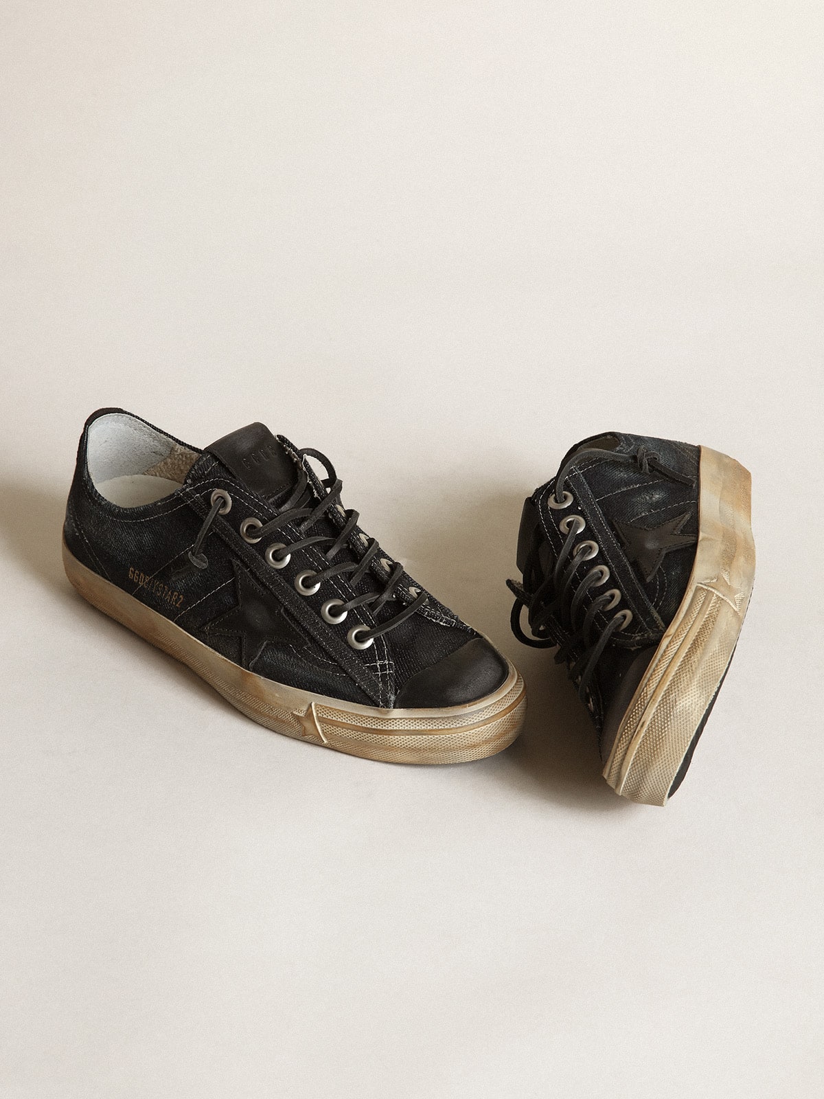 Golden Goose - V-Star in midnight-blue denim with black leather star and toe in 