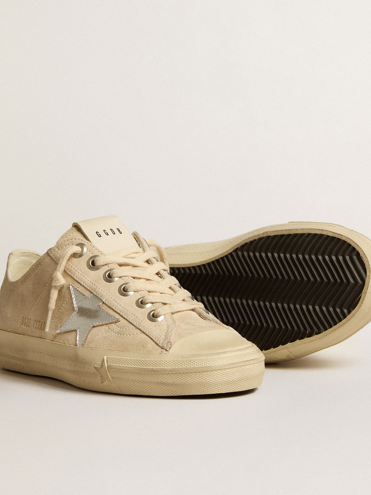 Golden Goose - V-Star pour femme en daim nacré avec étoile en cuir lamé argenté in 