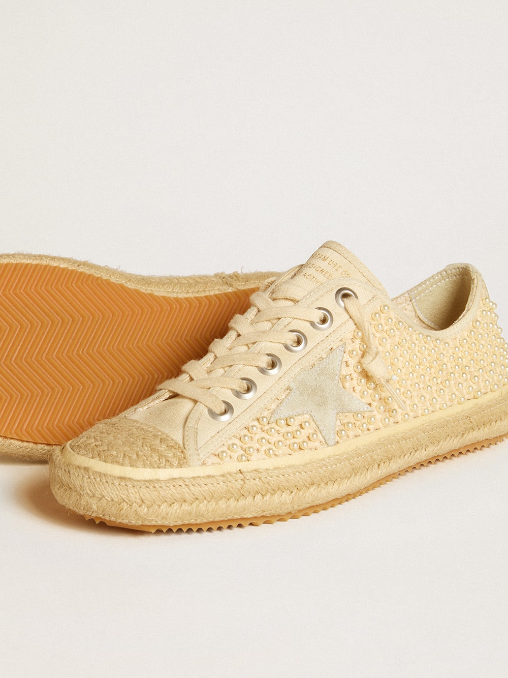 Golden Goose - V-Star in canvas with all-over pearls and raffia in 