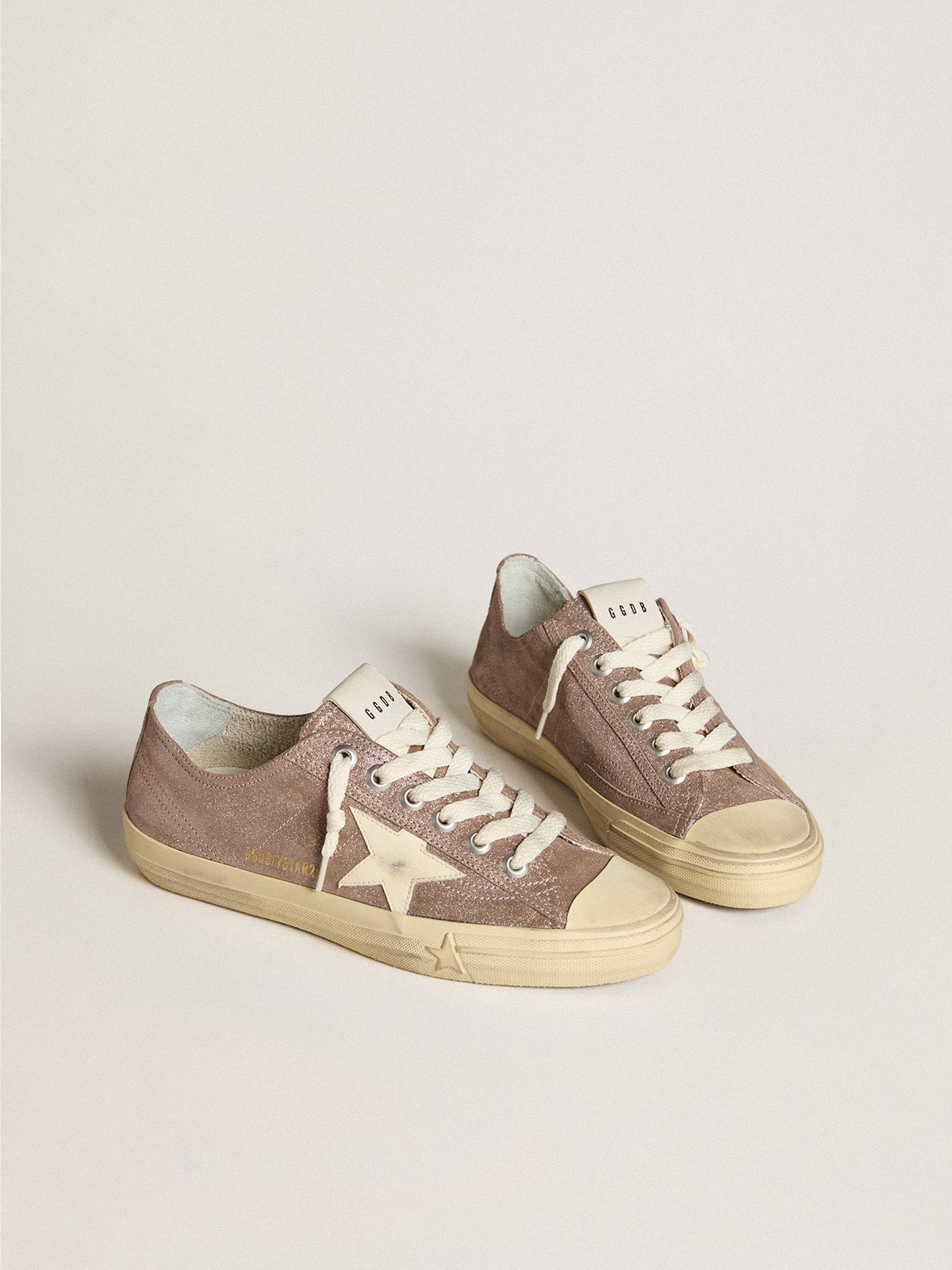 Golden Goose - V-Star in suede laminato marrone chiaro con stella in pelle crema in 