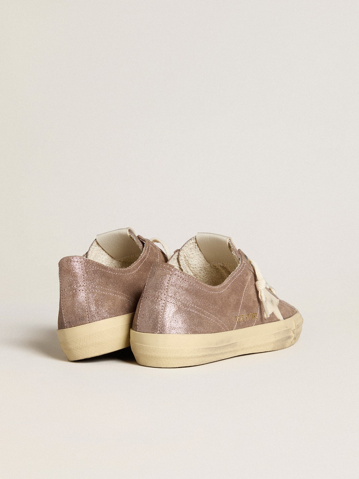 Golden Goose - V-Star in suede laminato marrone chiaro con stella in pelle crema in 