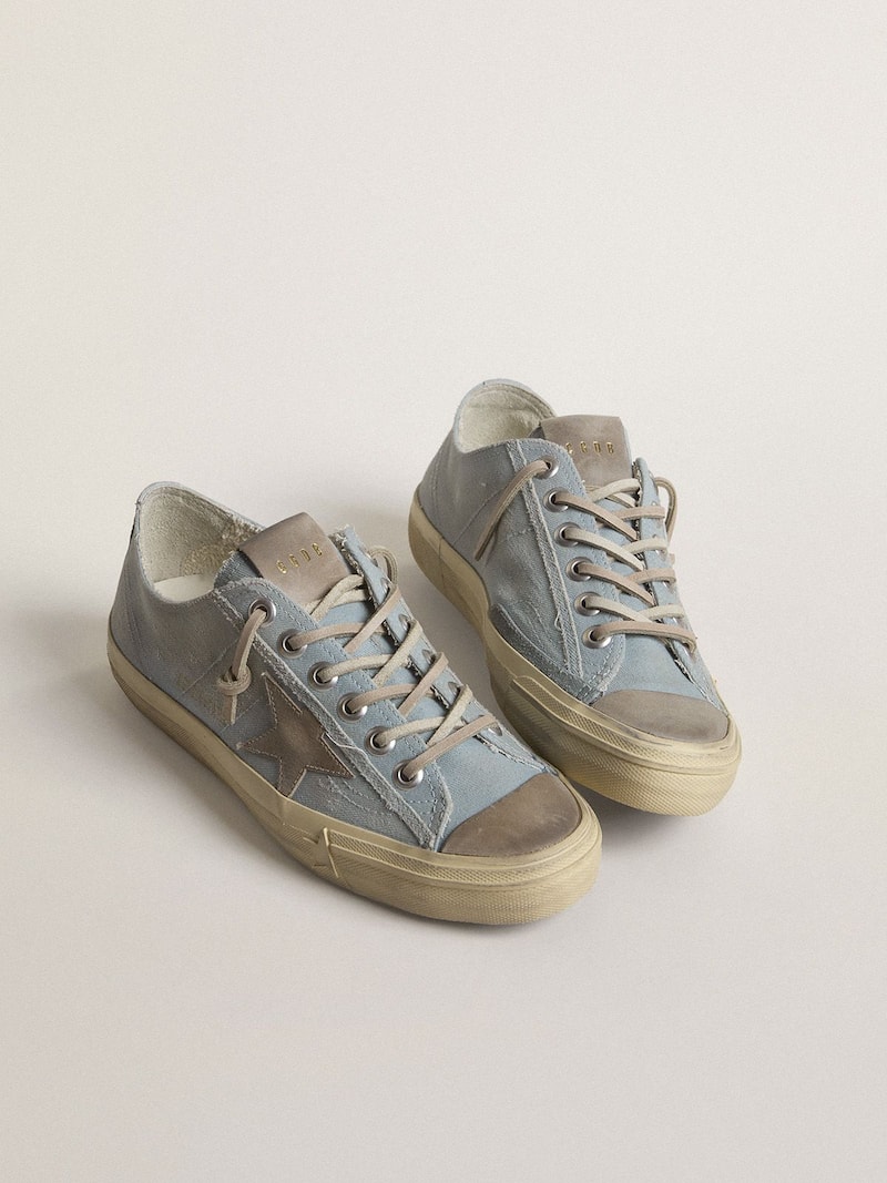 Golden Goose - V-Star Donna in canvas azzurro con stella in pelle color tortora in 