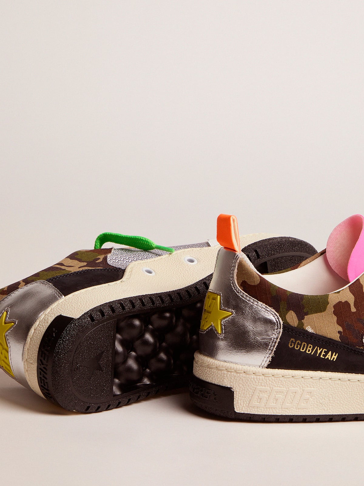 Golden Goose - Sneakers Yeah mujer con motivo de camuflaje y estrella fucsia in 