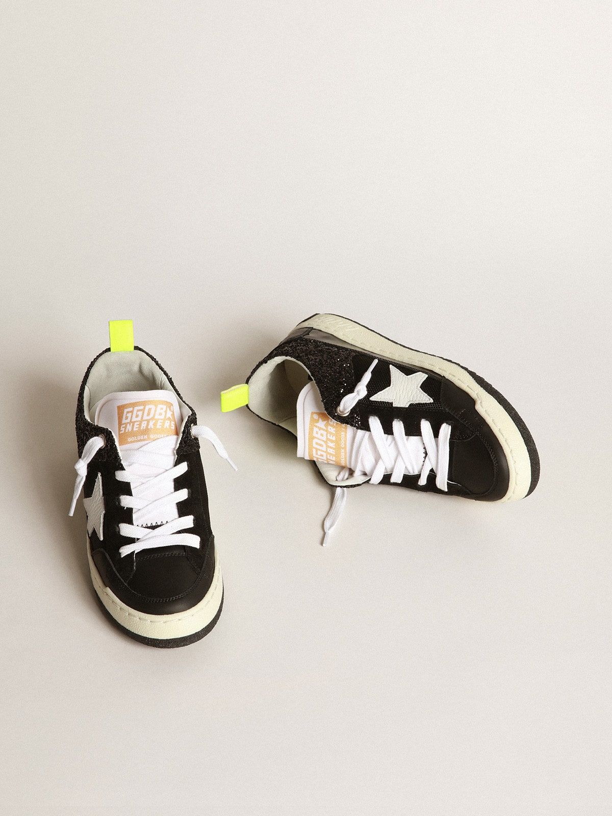 Golden Goose - Black Yeah sneakers with white star in 