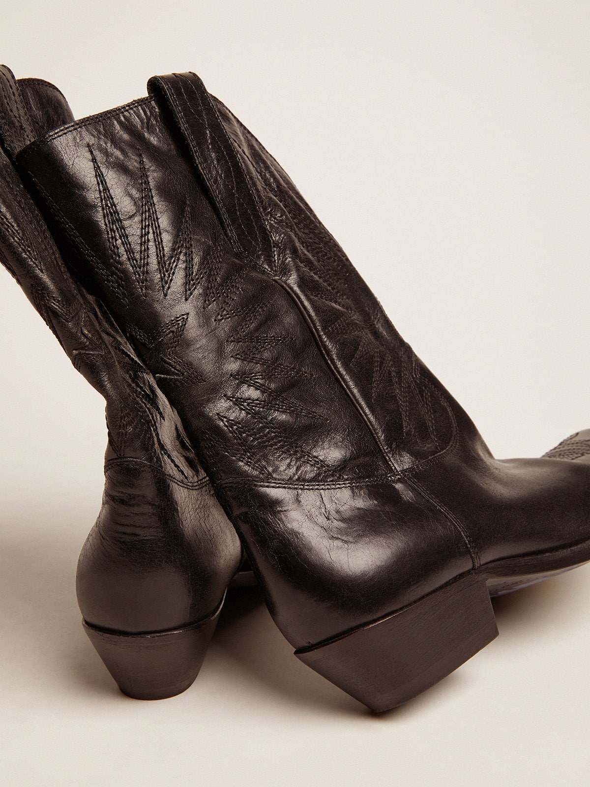 Golden Goose - Low Wish Star boots in glossy black crackle leather with inlay star in 