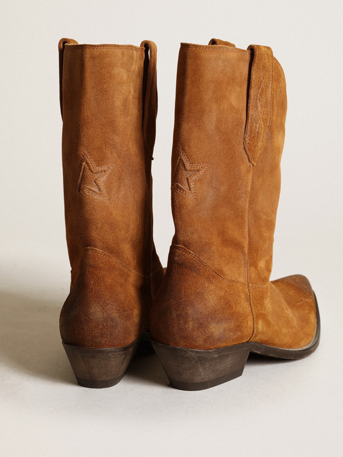 Golden Goose - Women's low boots in tobacco-colored suede with inlay star in 